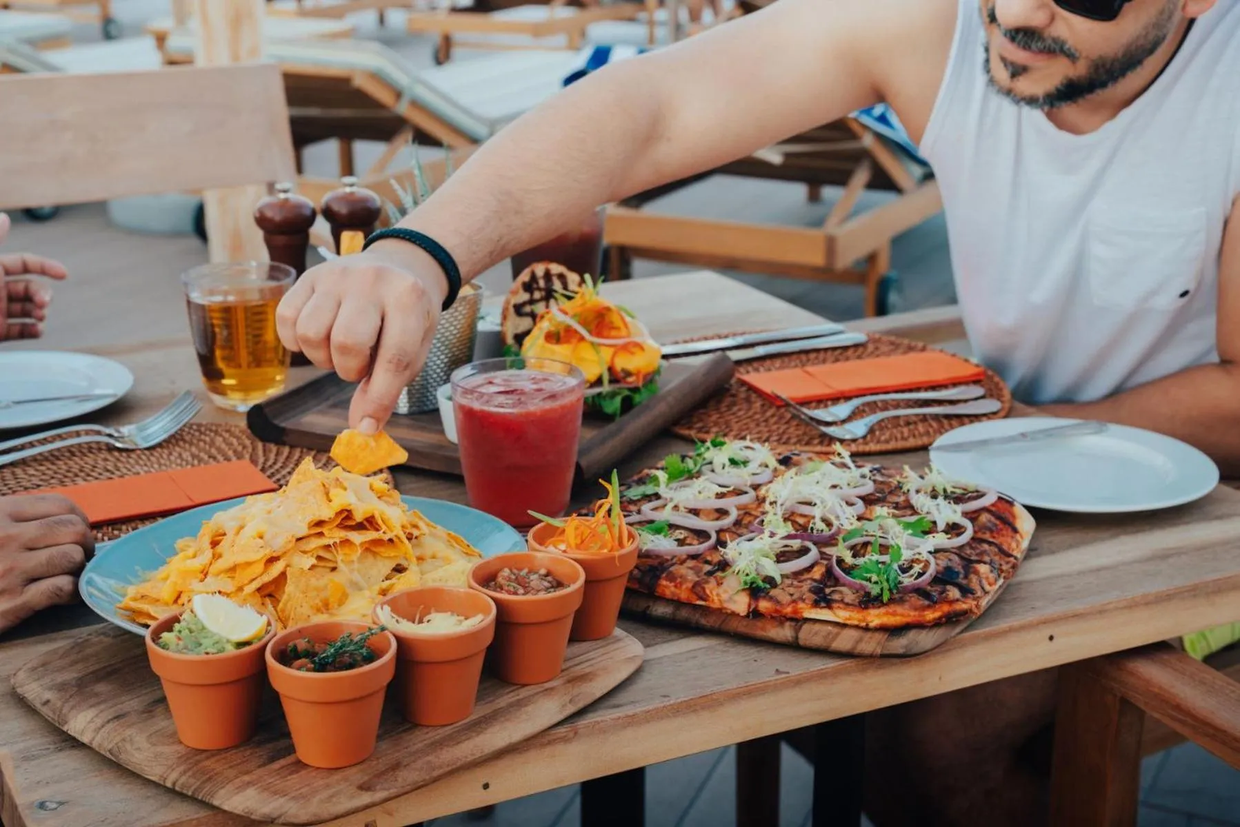 Food and drinks in Bab Al Nojoum Al Mugheirah