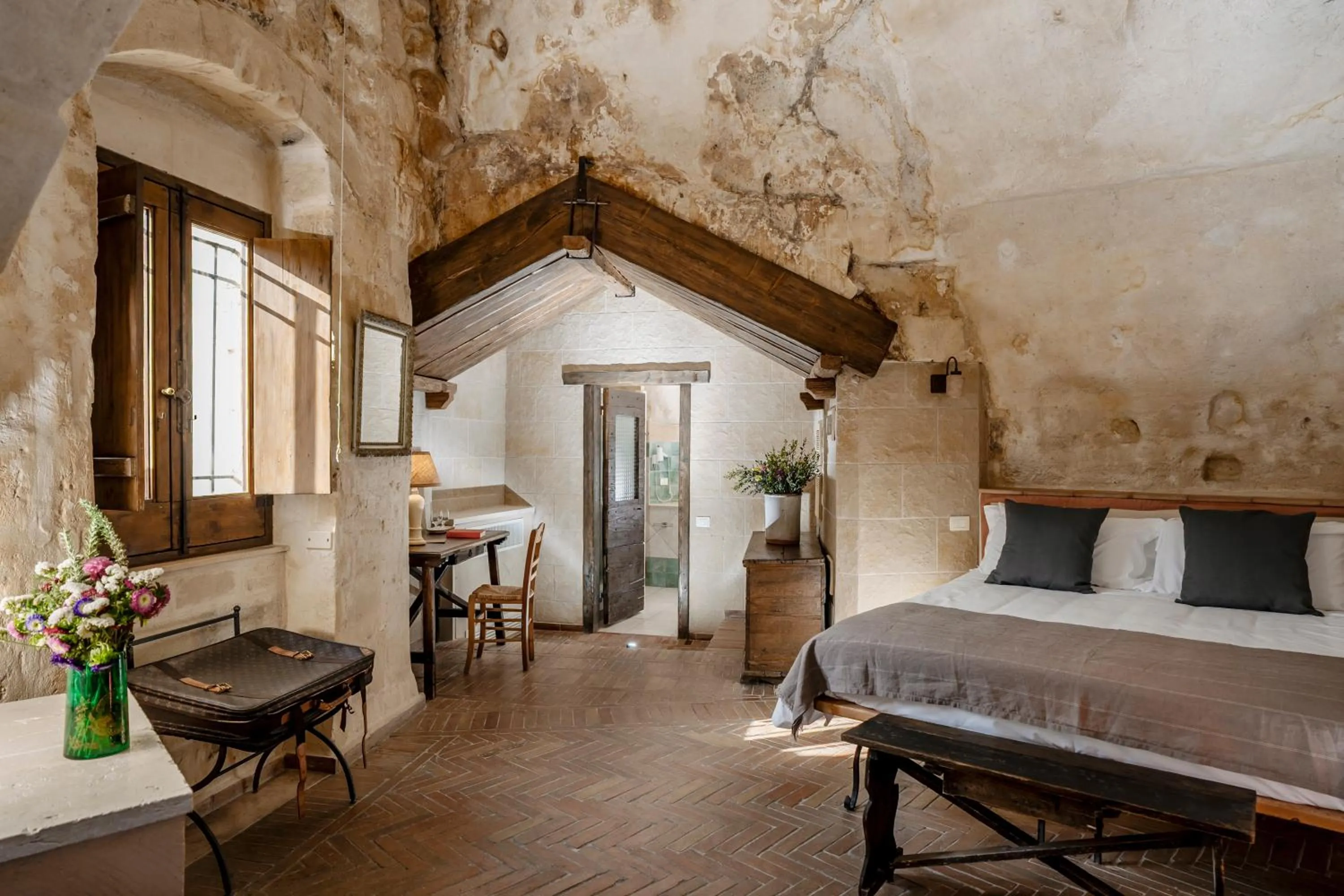 Bedroom, Bed in Locanda Di San Martino Hotel & Thermae Romanae