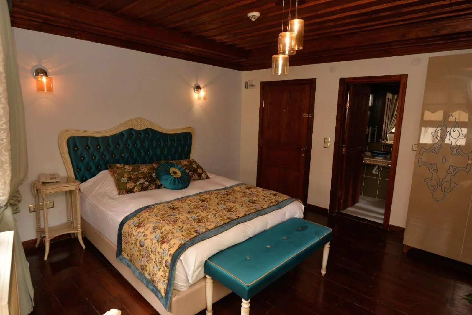 Bed in Arasta Konak Otel