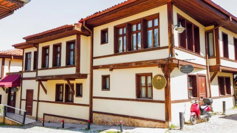 Property building in Arasta Konak Otel