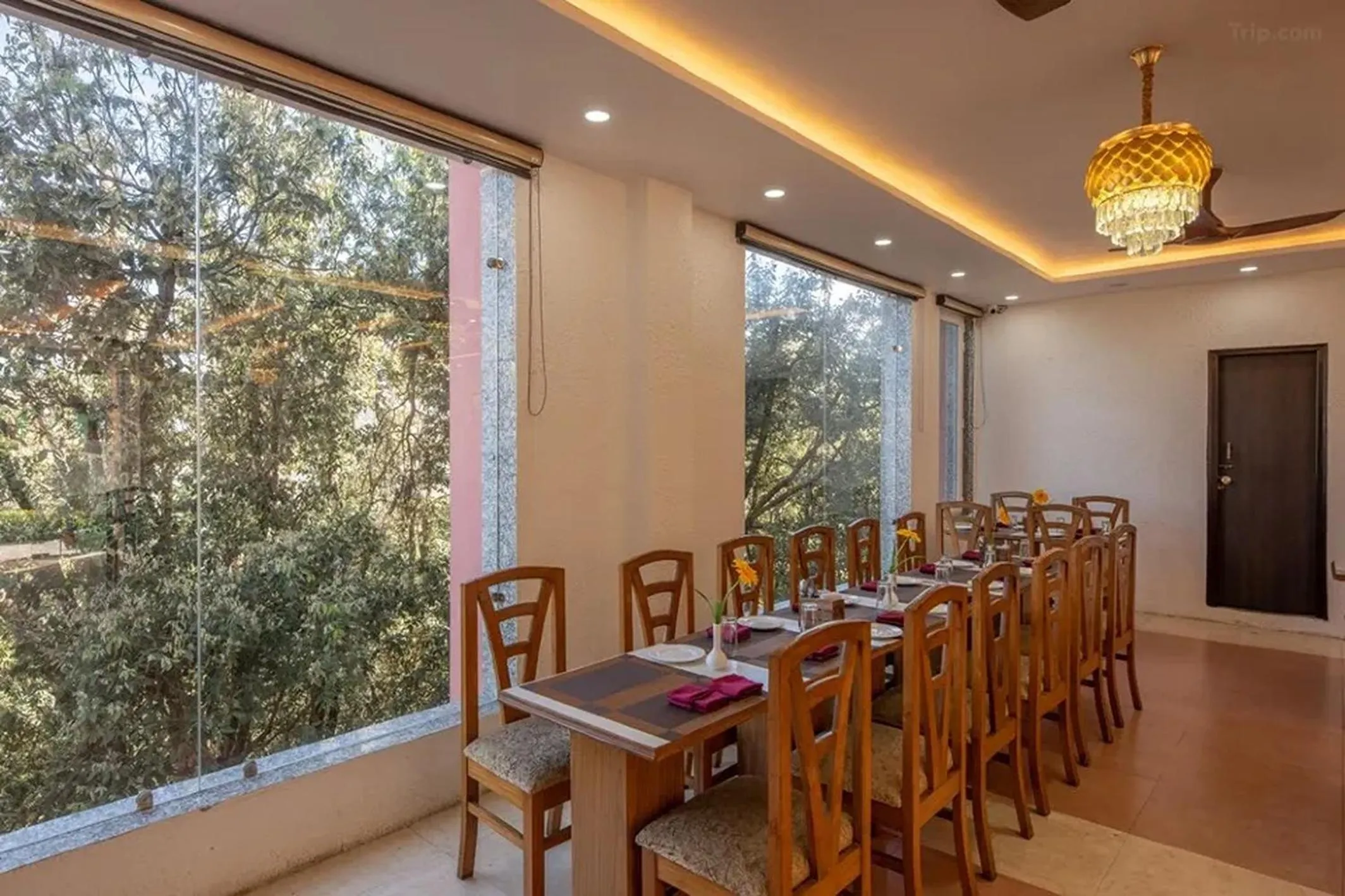 Restaurant/places to eat in Binsar Eco Resort, Binsar - Uttarakhand