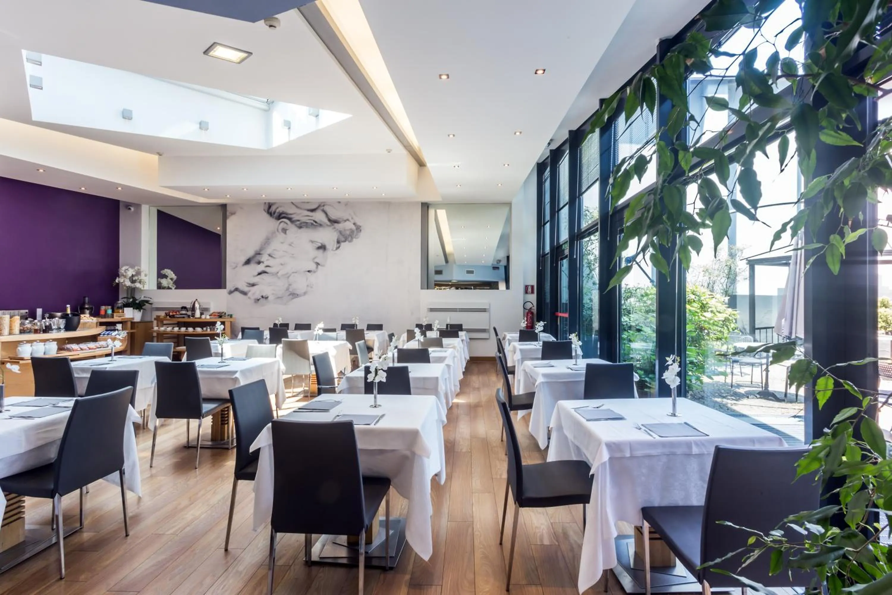 Breakfast in Best Western Plus Executive Hotel and Suites