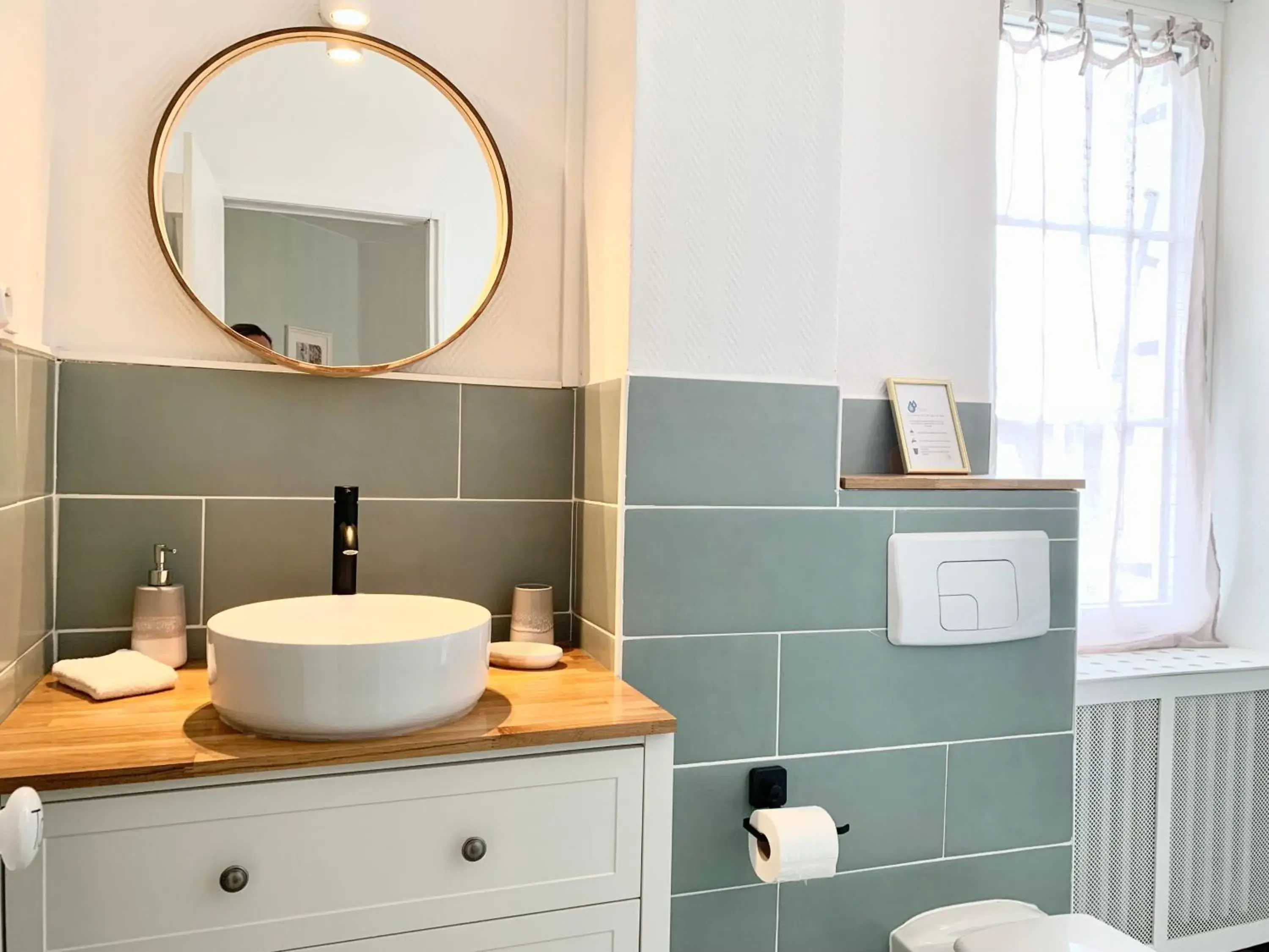 Double Room with Private Bathroom in Brigitte et Moi Double Room with Private Bathroom in Brigitte et Moi