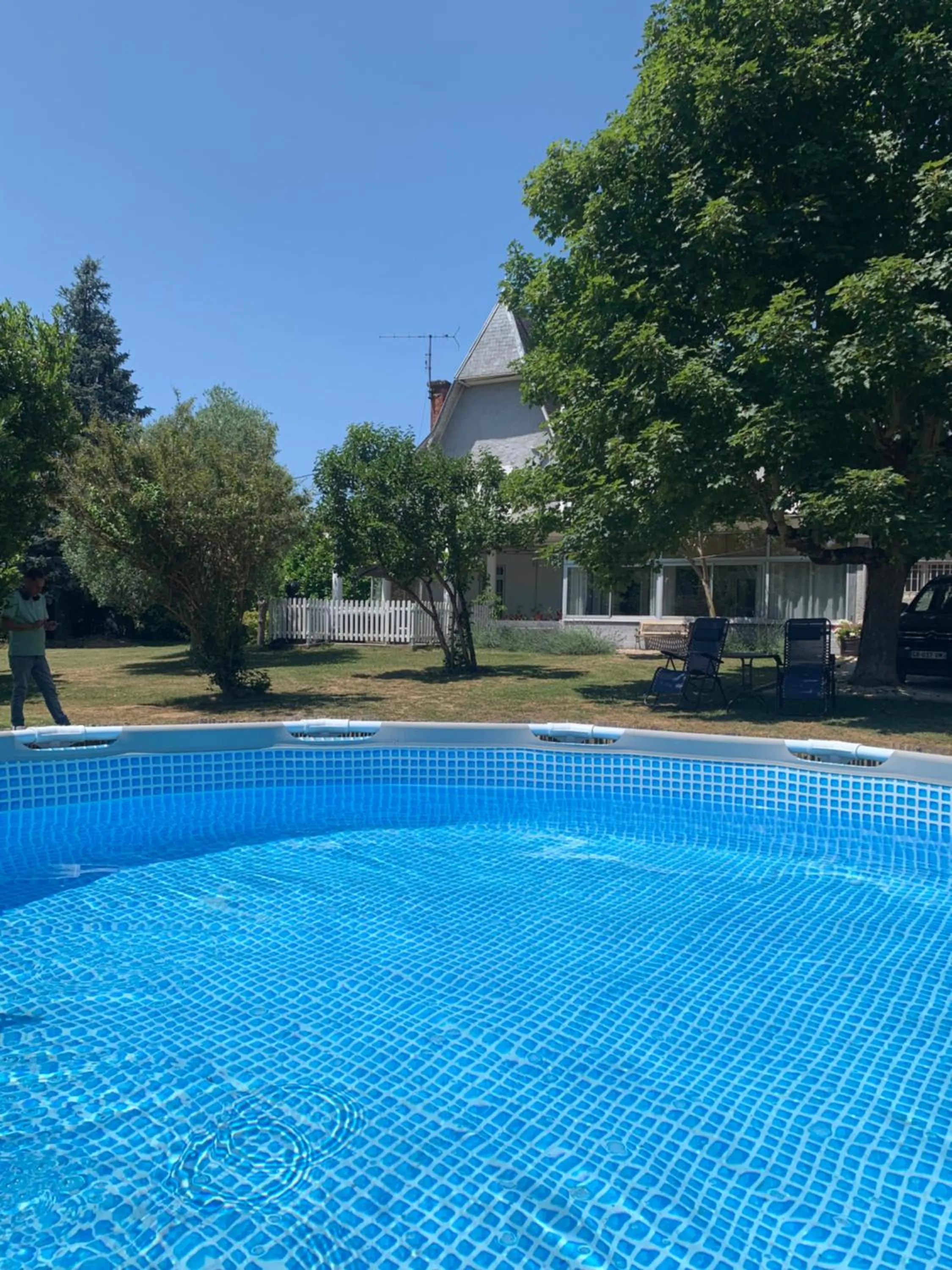 Swimming pool in Brigitte et Moi