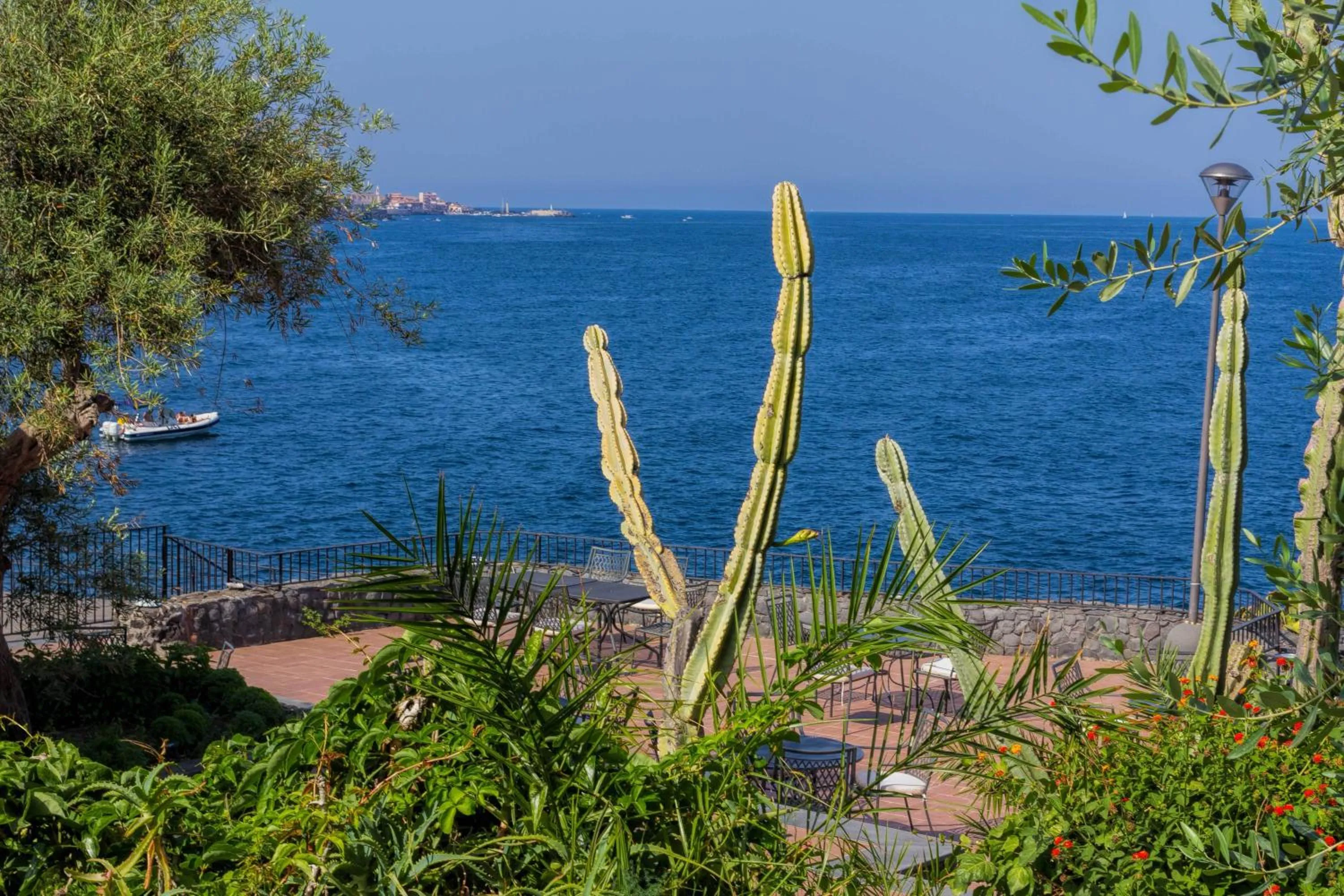 Restaurant/places to eat in Santa Tecla Palace