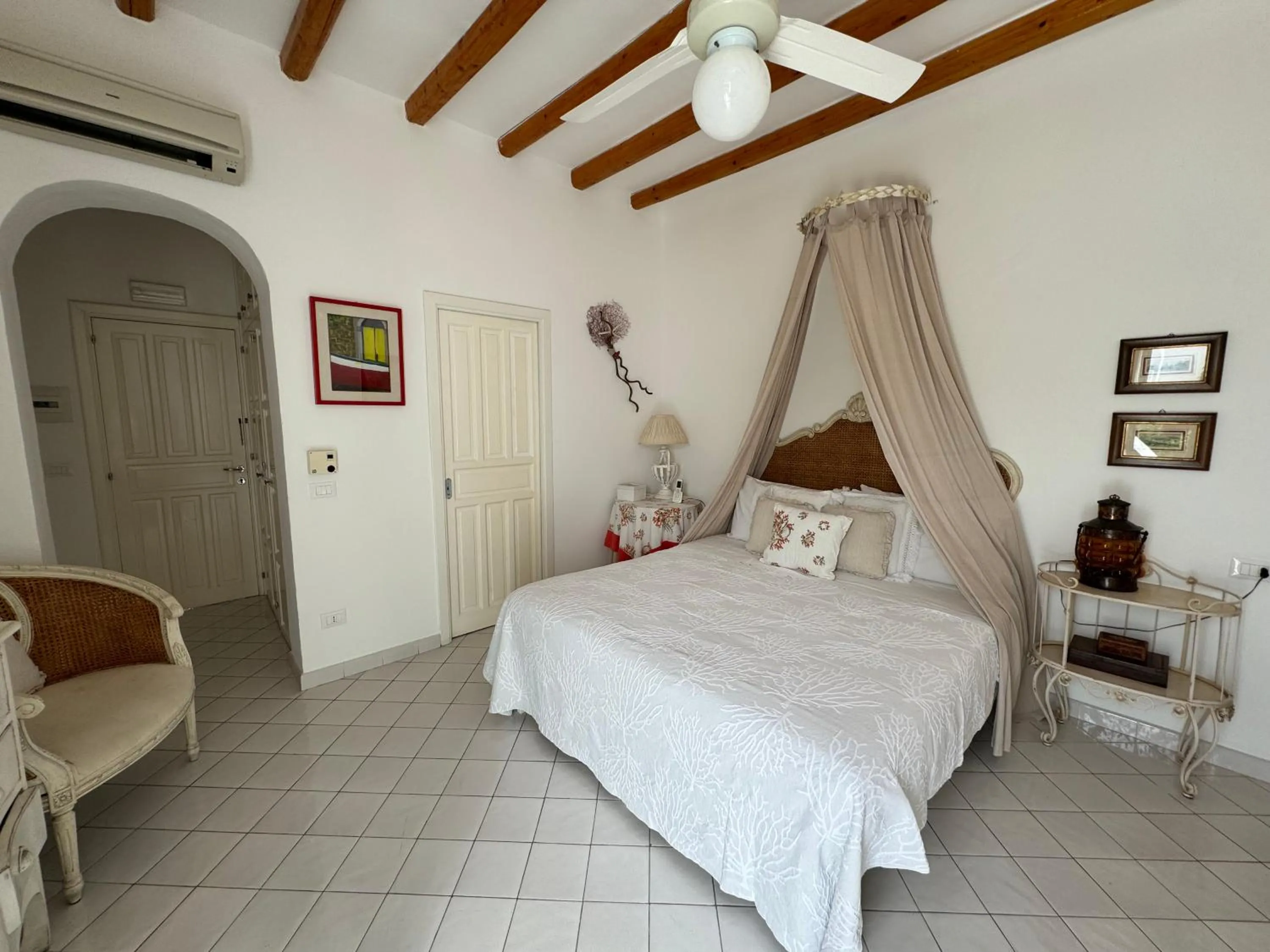 Bed in Hotel Lisca Bianca