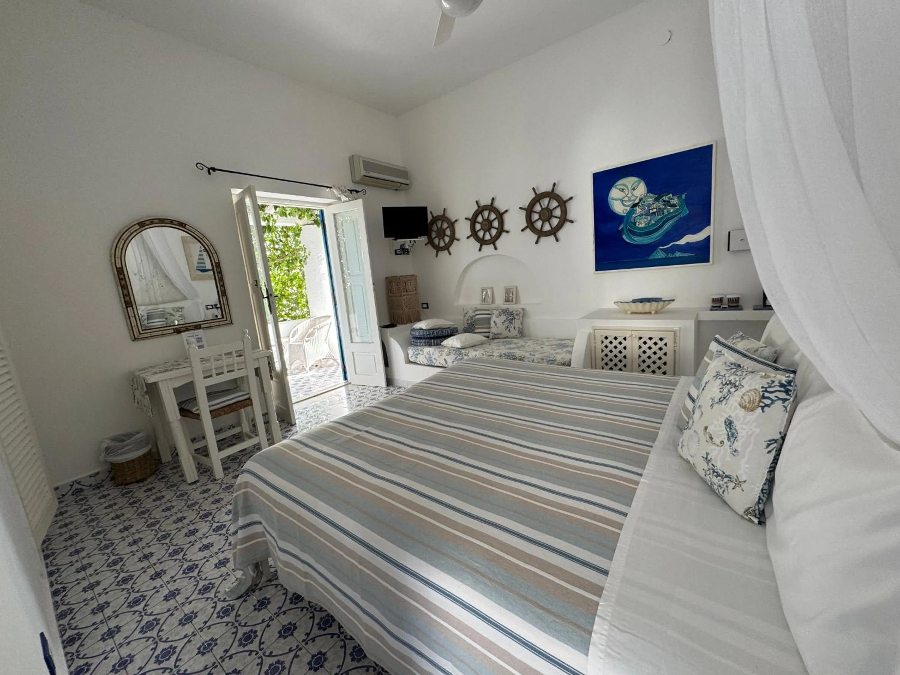 Bed in Hotel Lisca Bianca