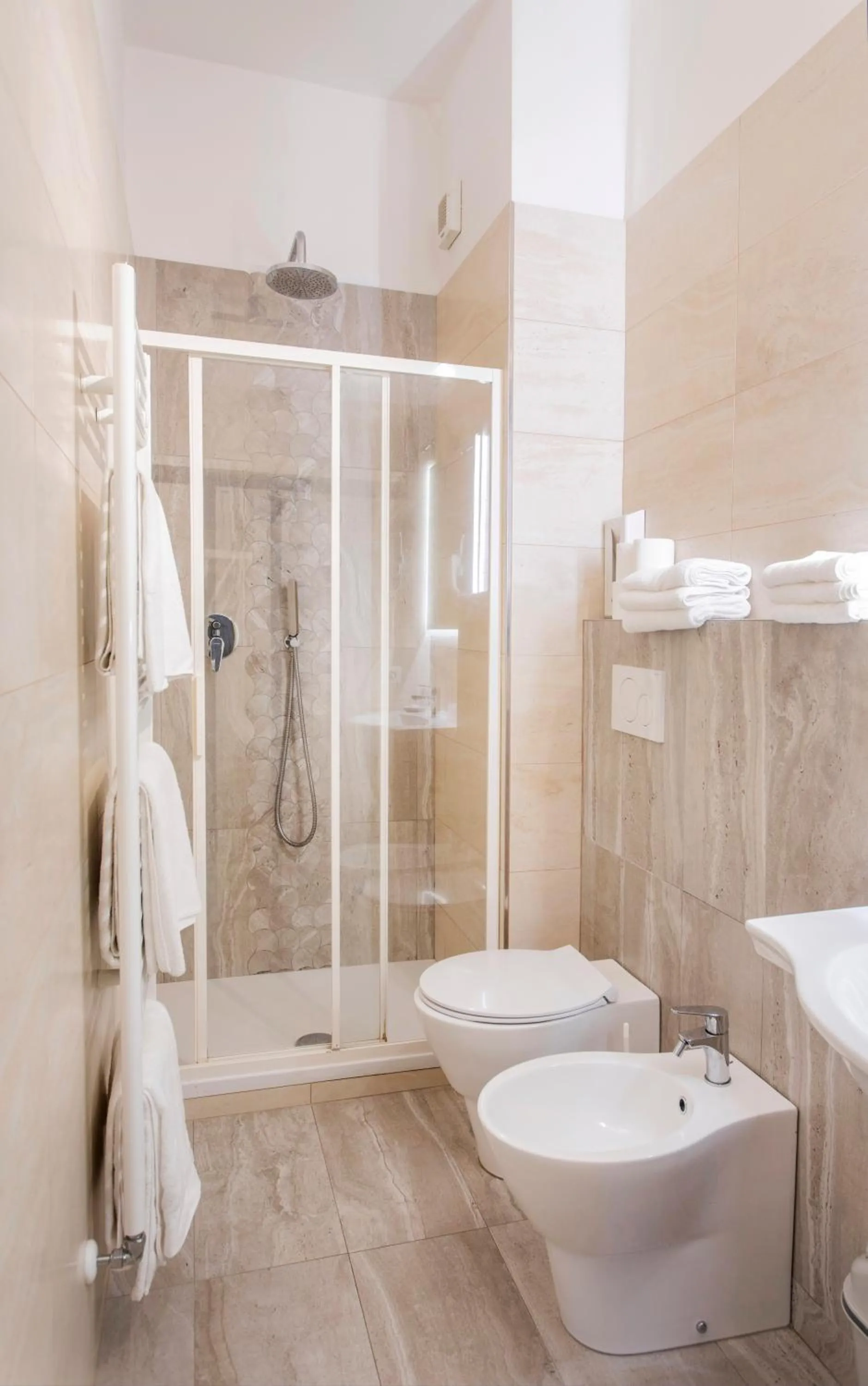 Shower in Hotel Meeting