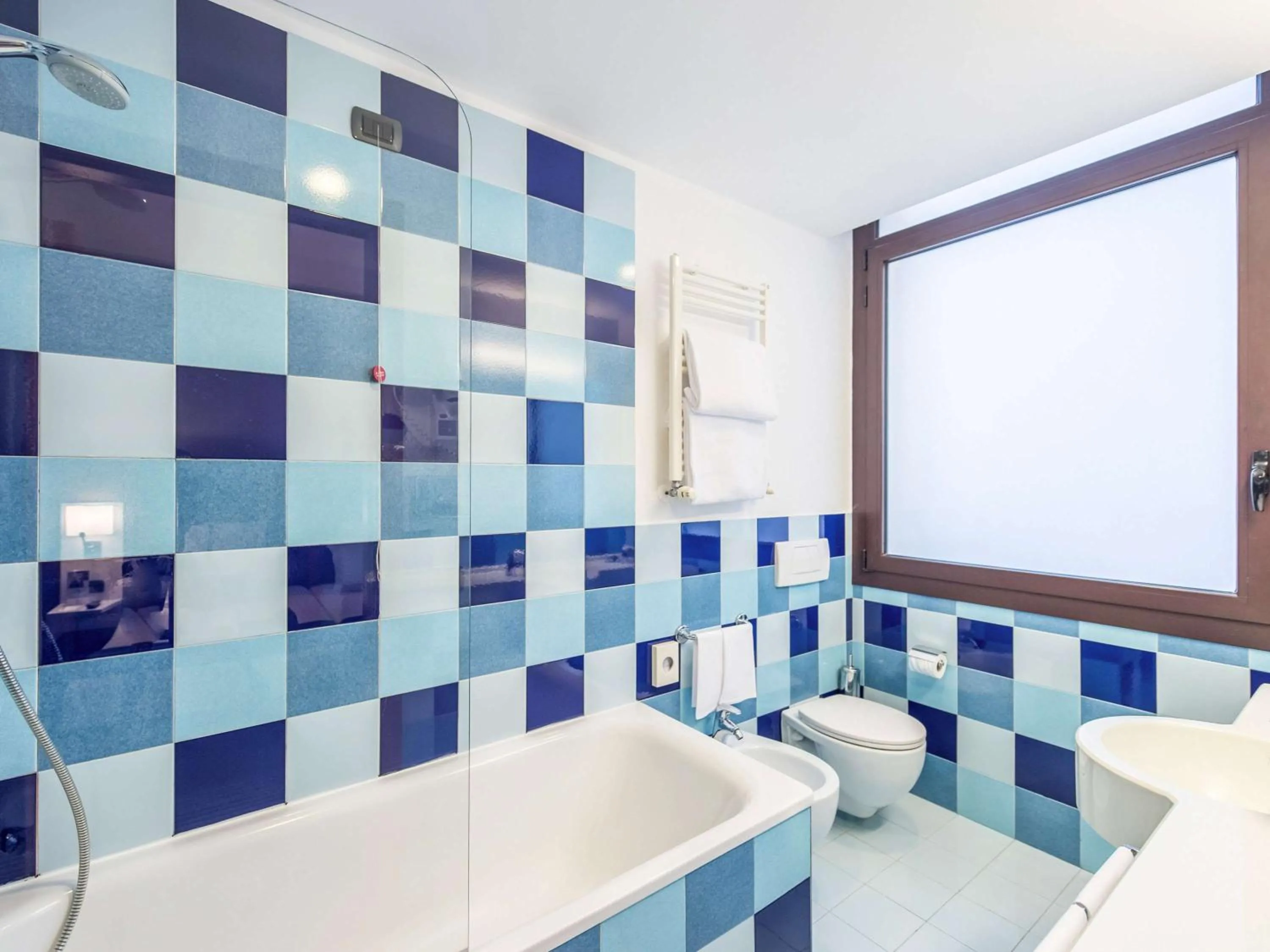 Bathroom in Mercure Roma Piazza Bologna