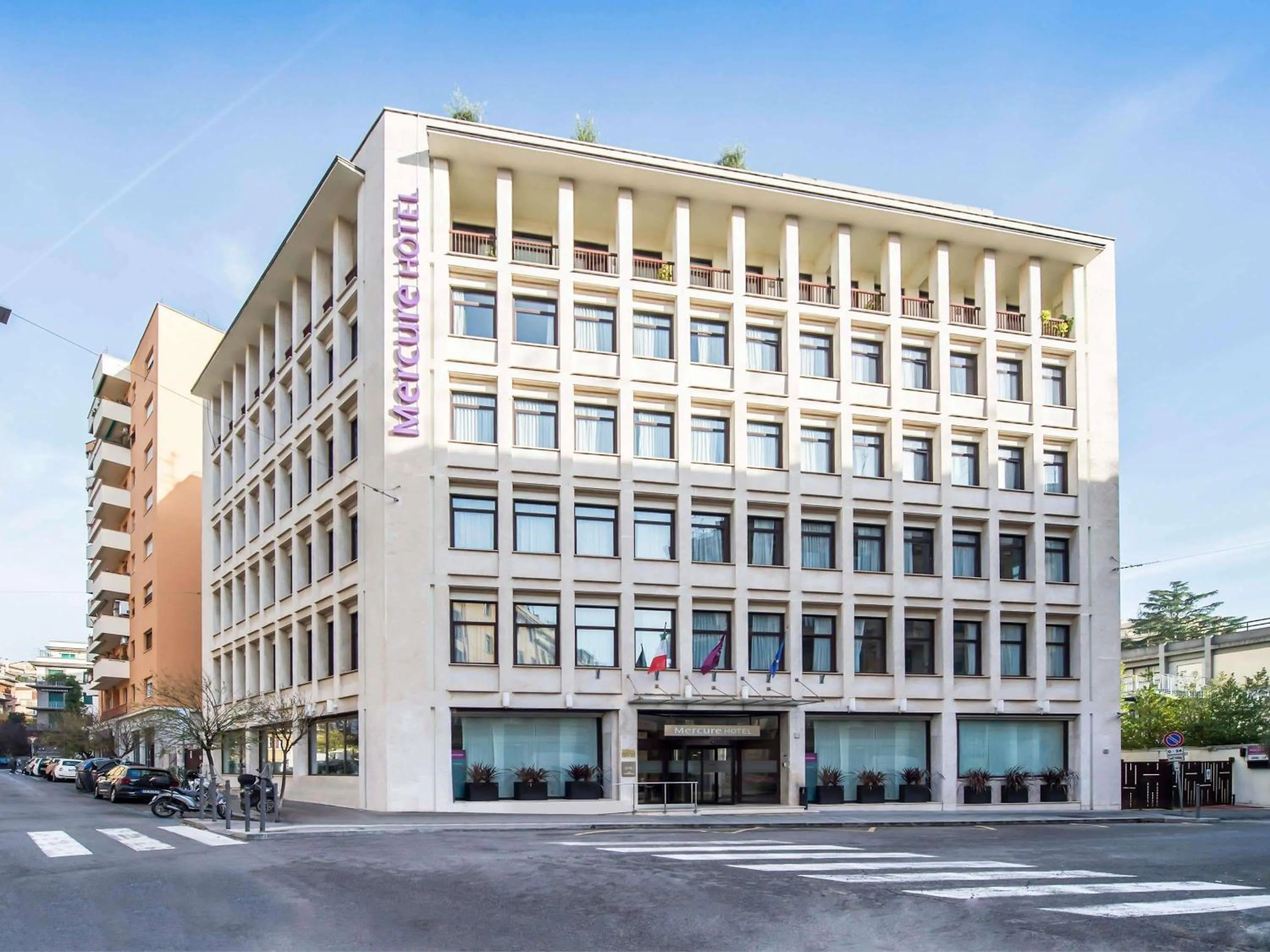 Property building in Mercure Roma Piazza Bologna