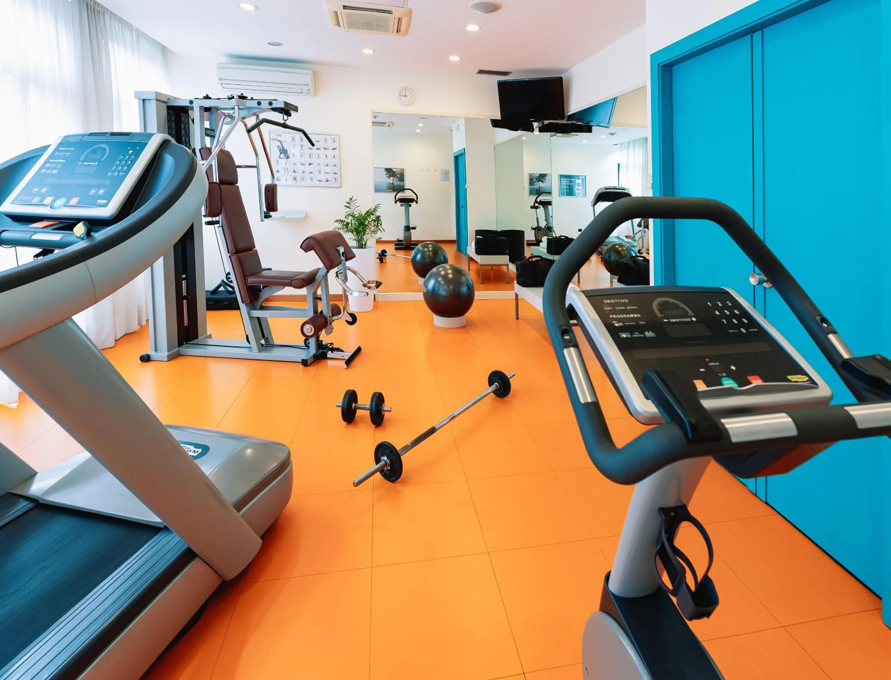 Fitness centre/facilities in Mercure Roma Piazza Bologna