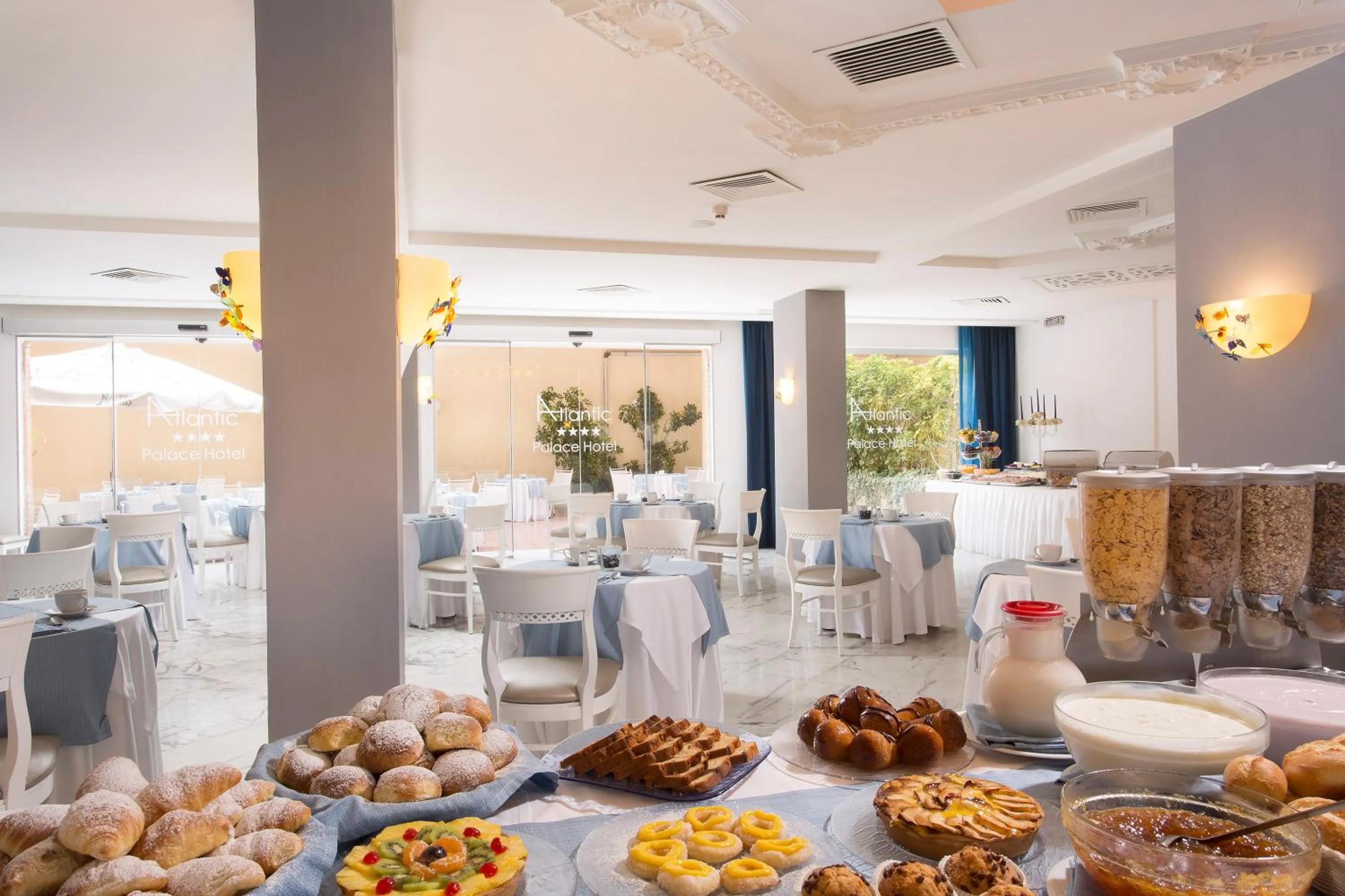 Breakfast in Atlantic Palace Hotel