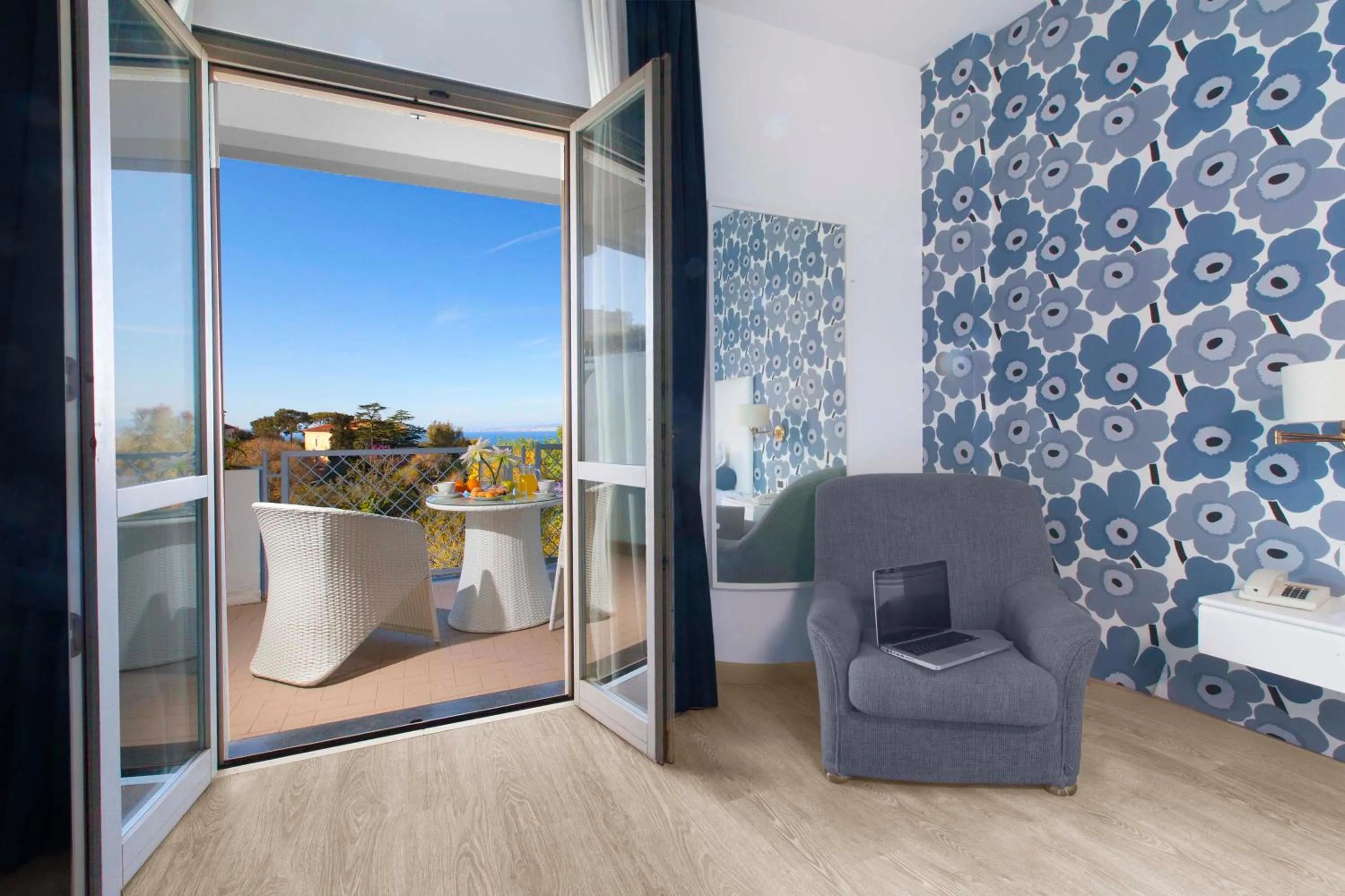 Seating area in Atlantic Palace Hotel