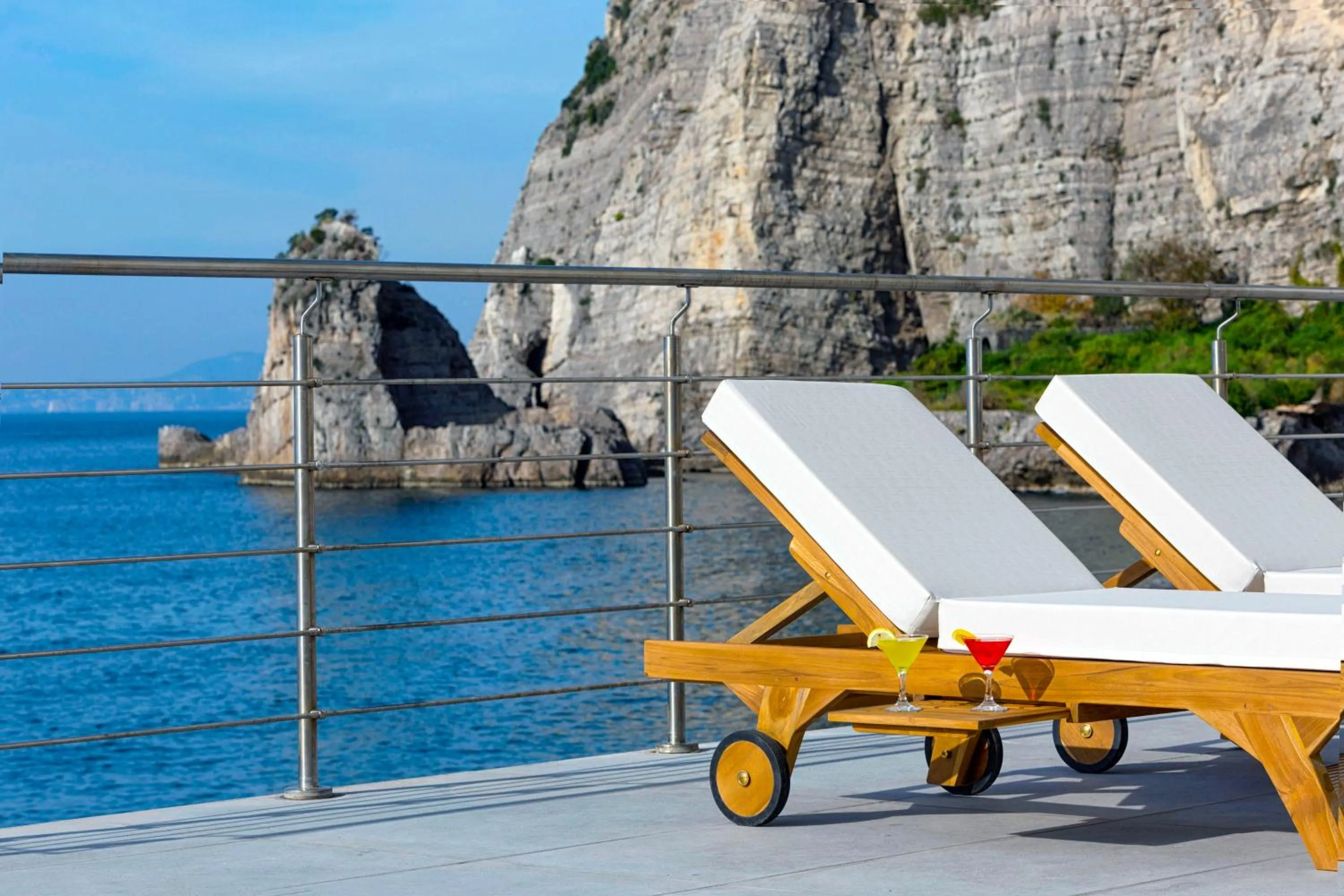 sunbed in Mar Hotel Alimuri