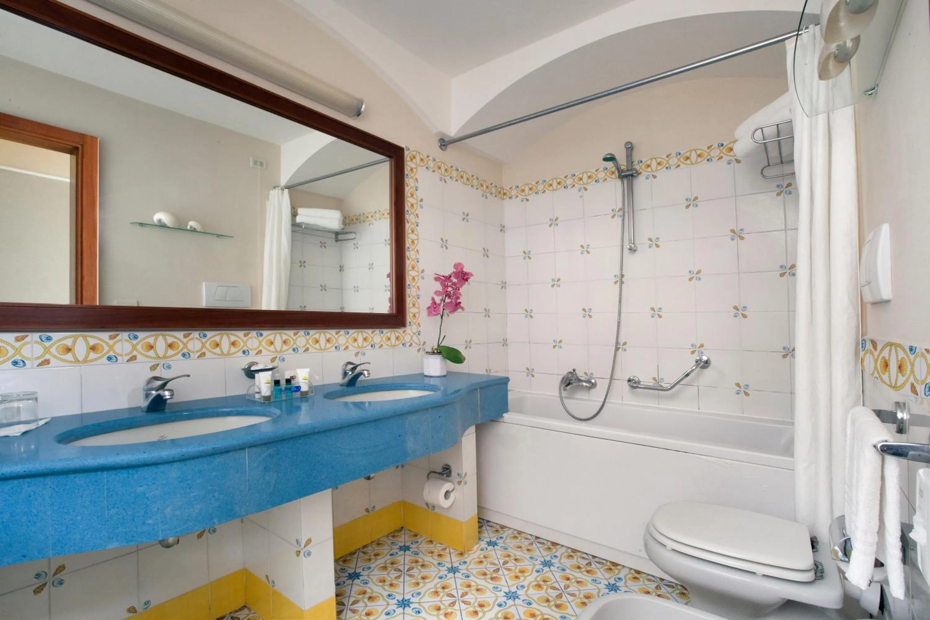 Bathroom in Mar Hotel Alimuri