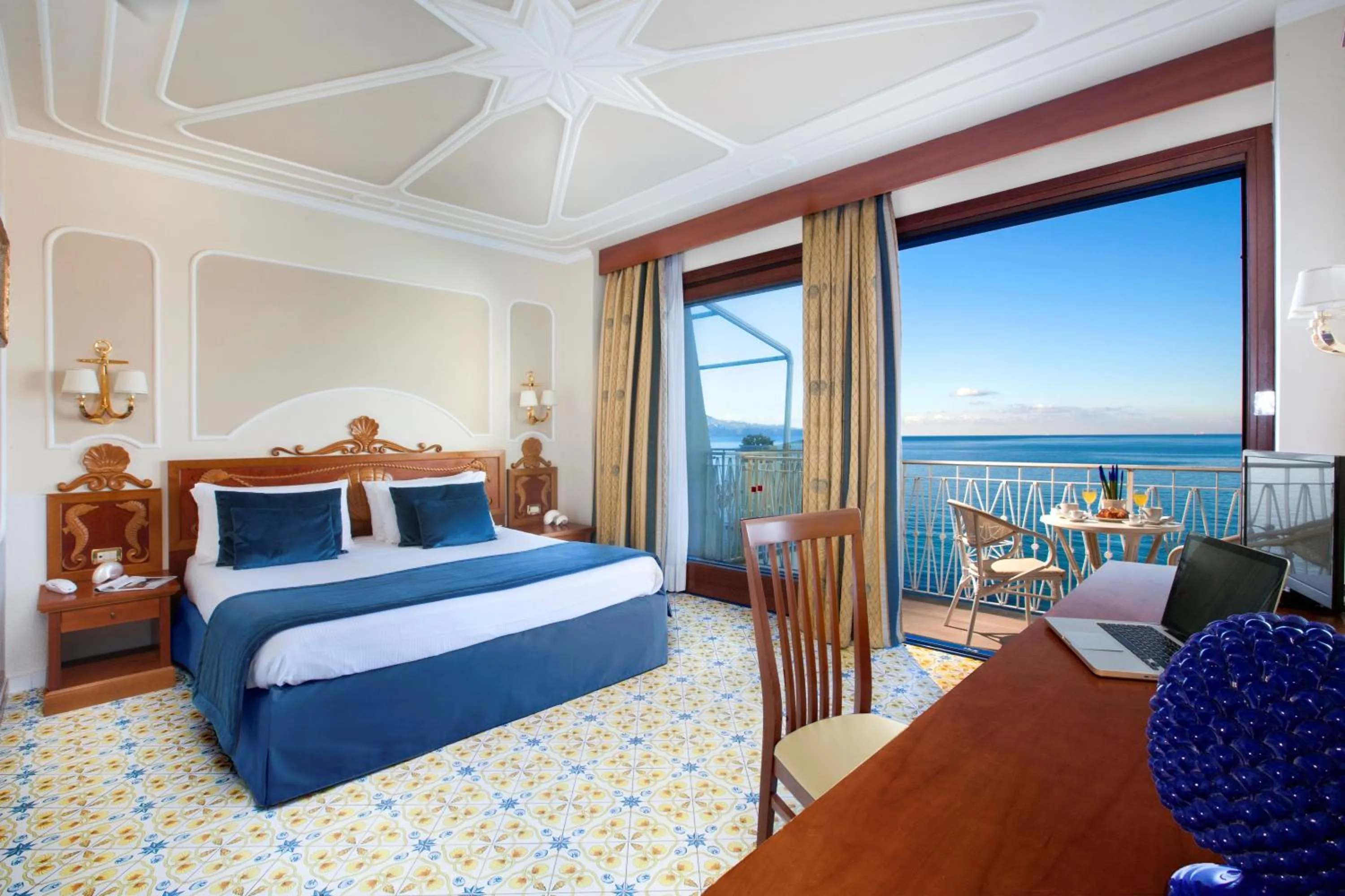 Bedroom, Bed in Mar Hotel Alimuri