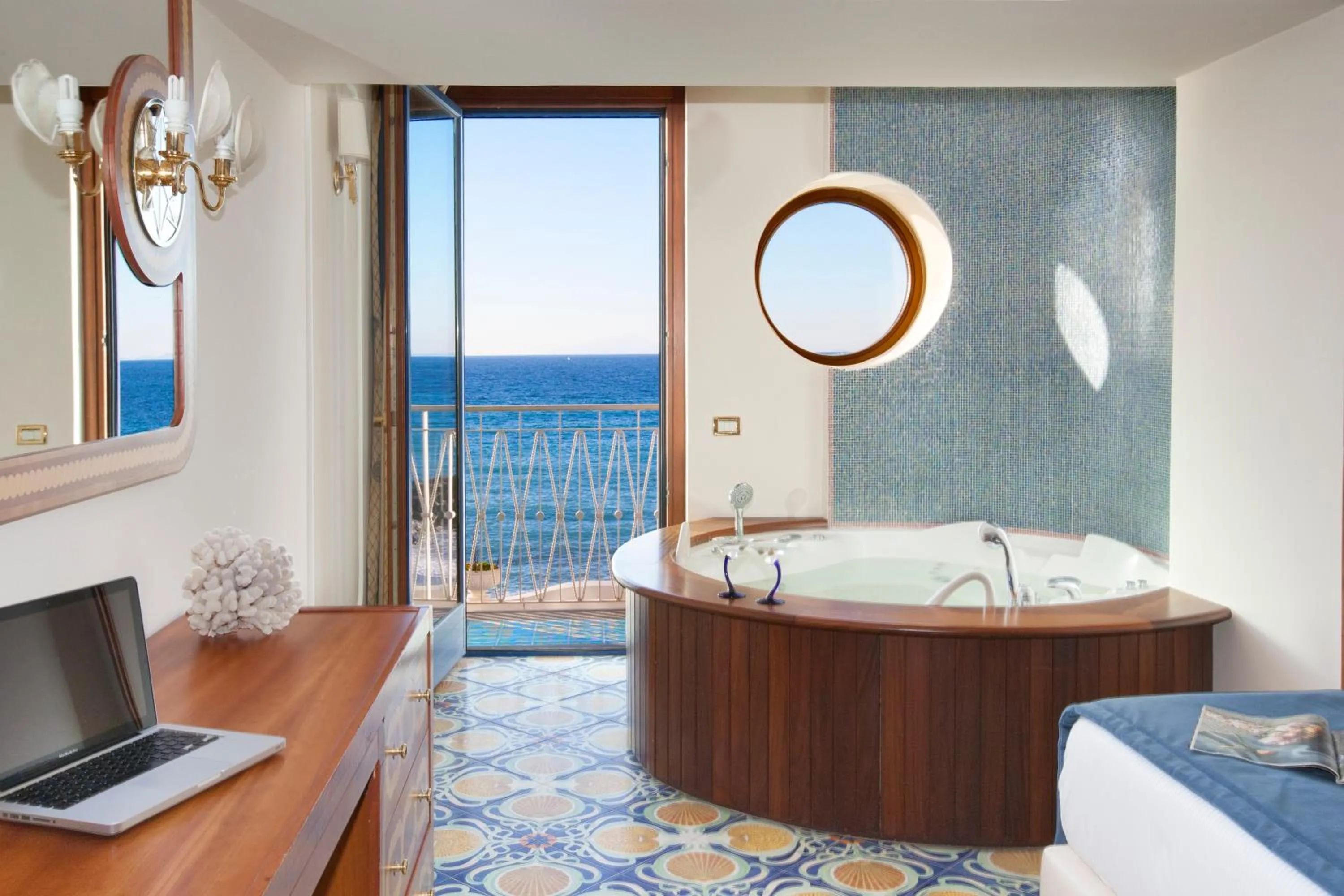 Sea view in Mar Hotel Alimuri