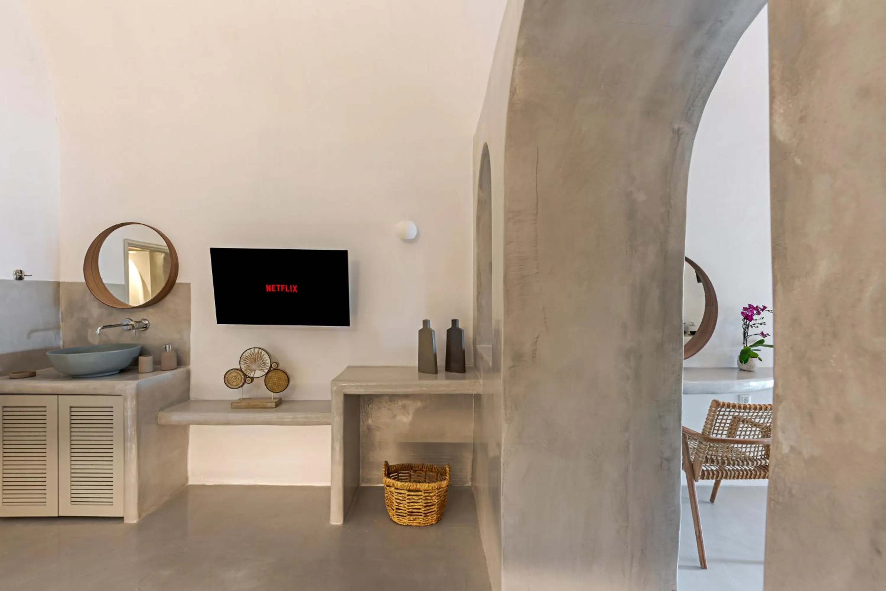 Bedroom in Kaleidoscope Imerovigli Suites