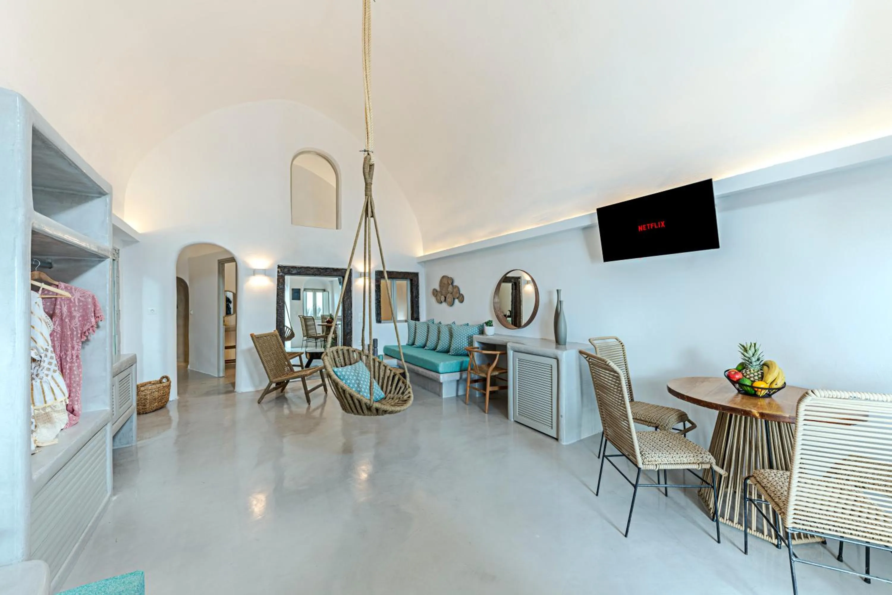 Seating area in Kaleidoscope Imerovigli Suites