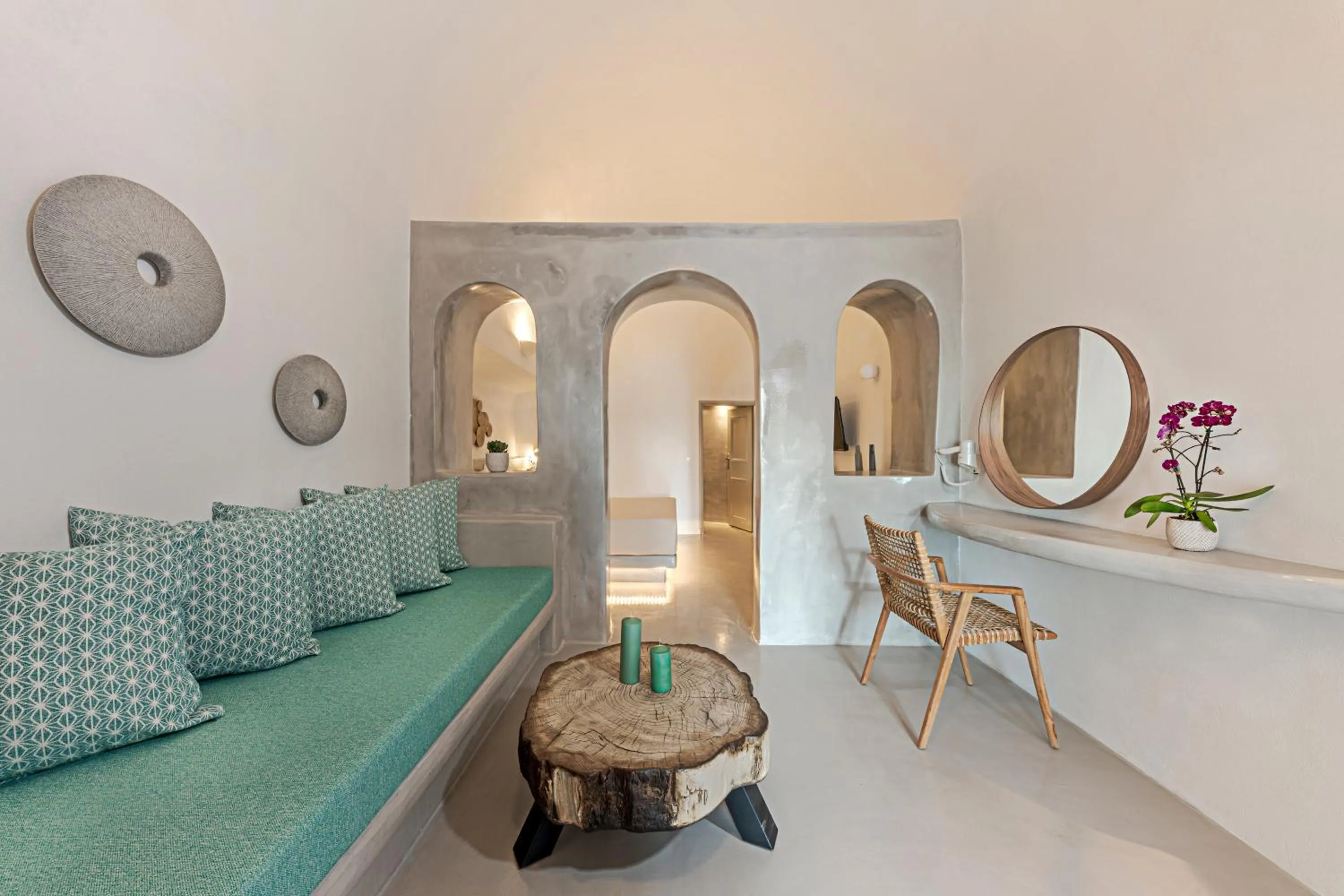 Seating area in Kaleidoscope Imerovigli Suites