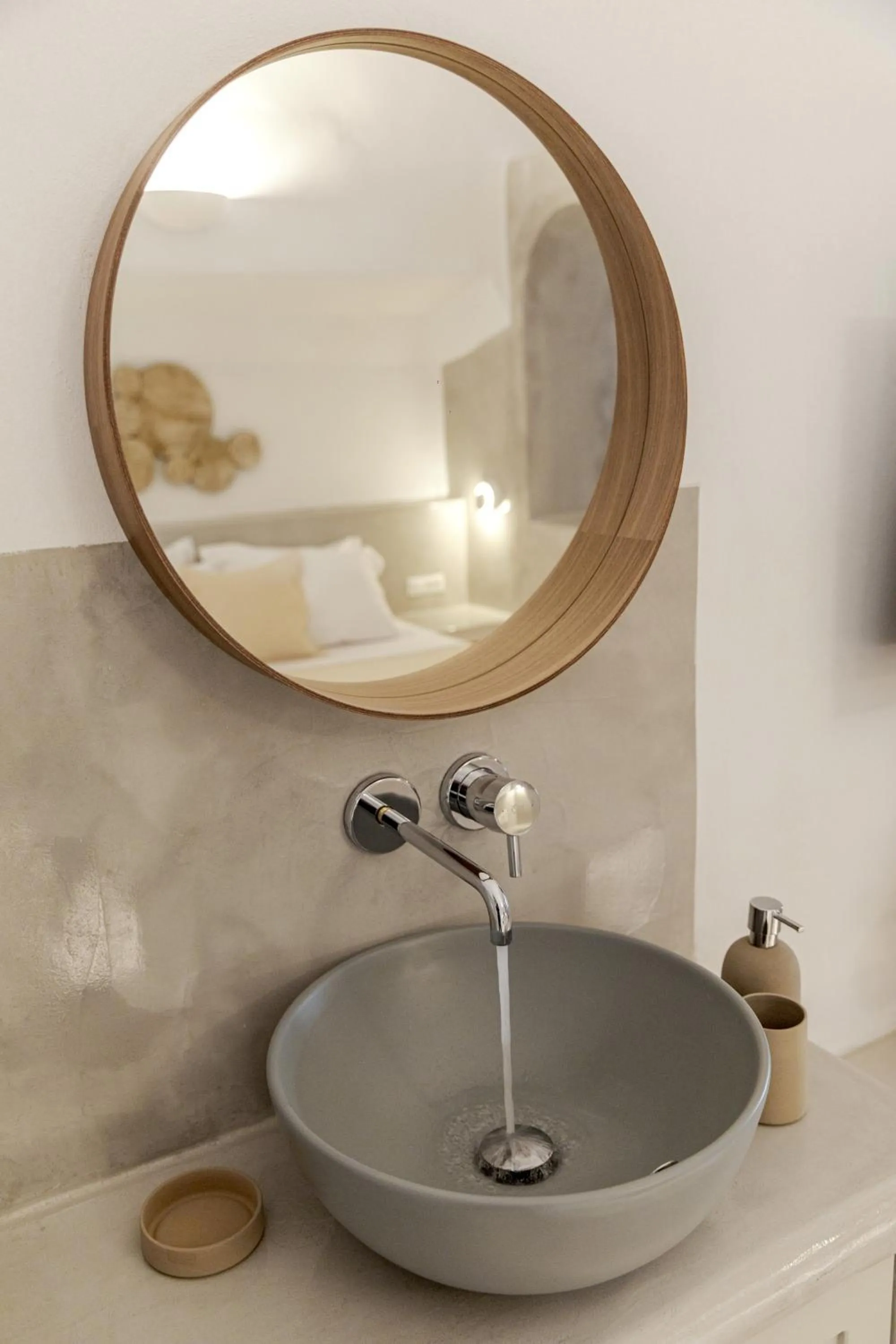 Bedroom in Kaleidoscope Imerovigli Suites