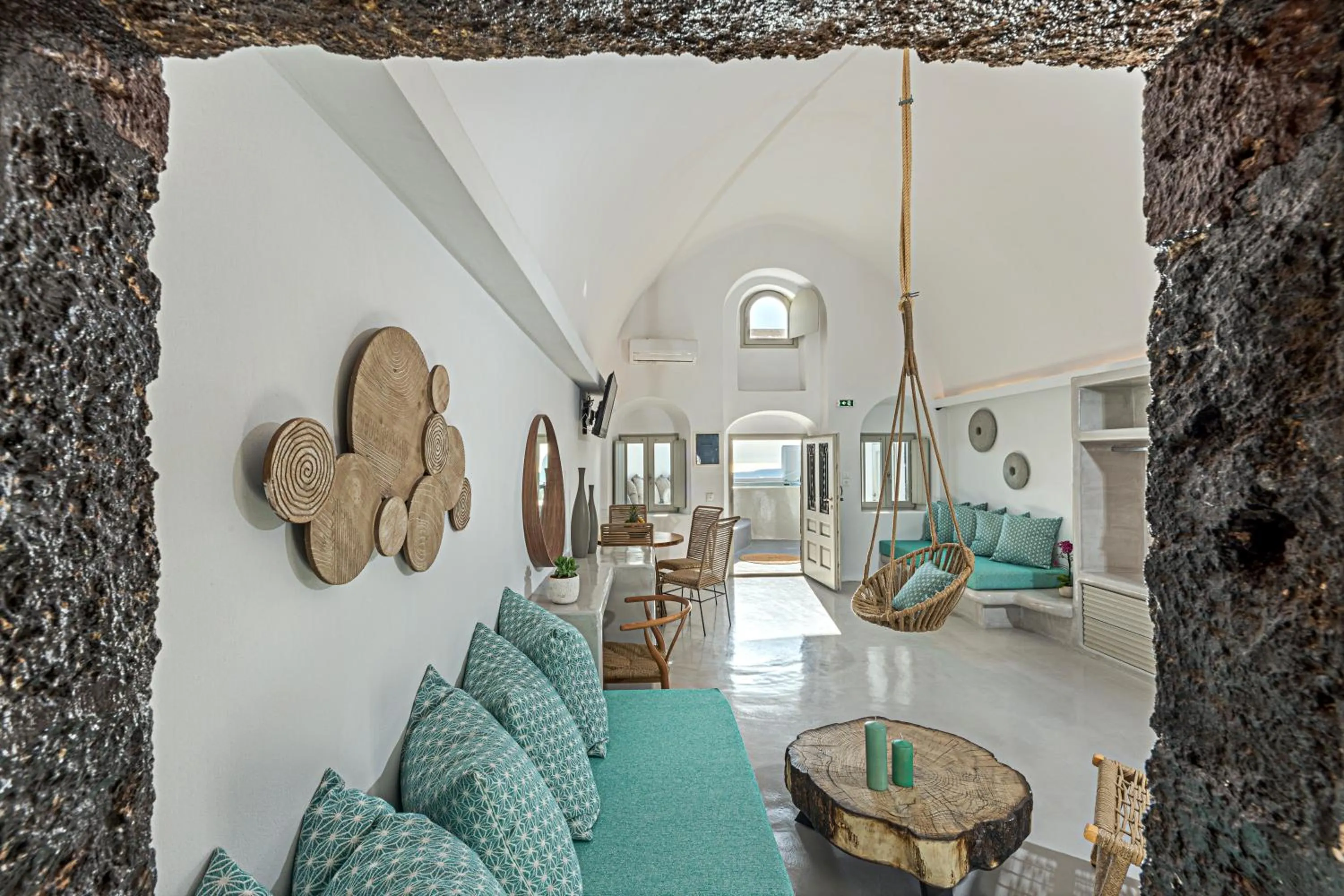 Seating area in Kaleidoscope Imerovigli Suites