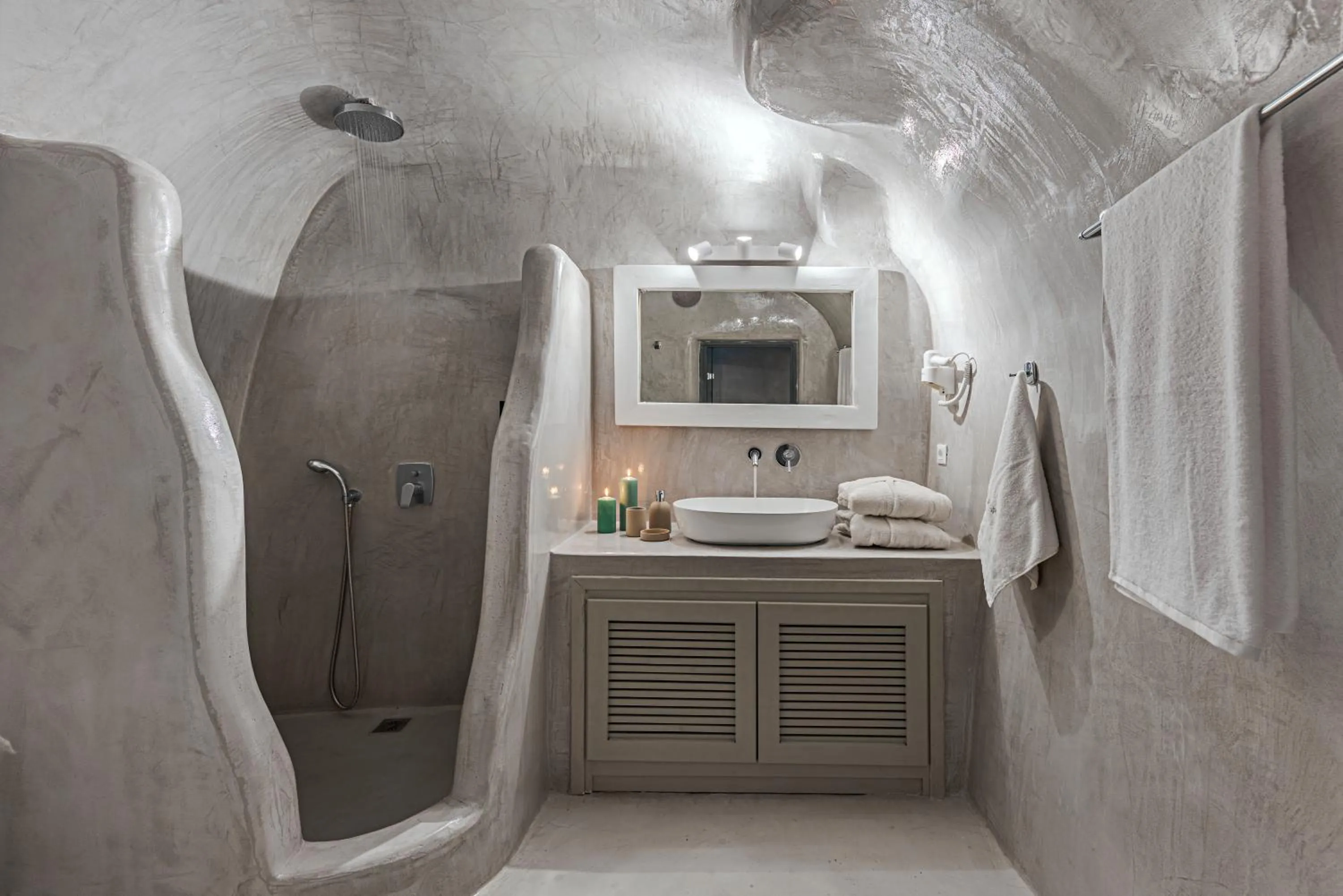 Bathroom in Kaleidoscope Imerovigli Suites