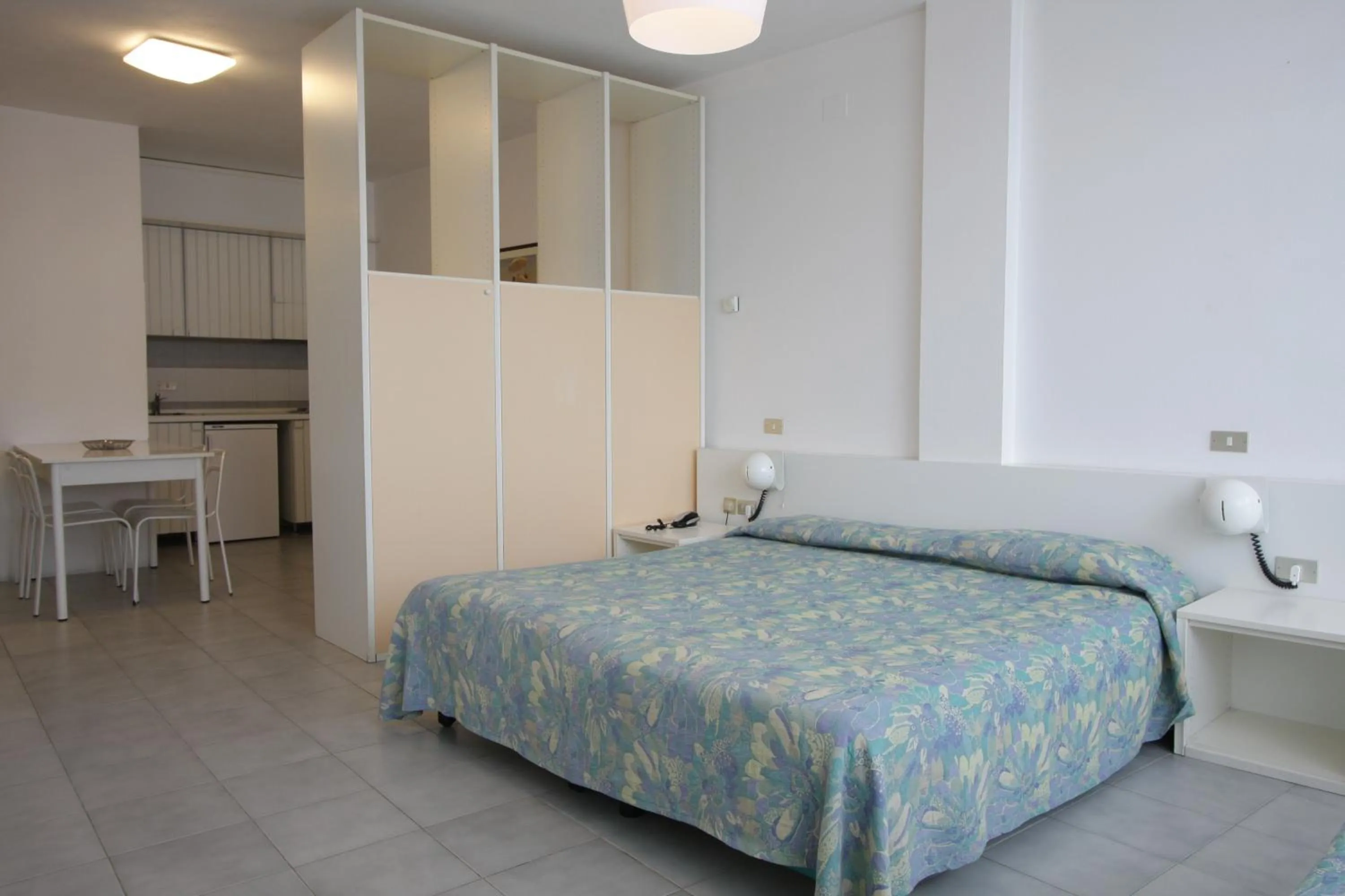 Kitchen or kitchenette, Bed in Grand Hotel Golf