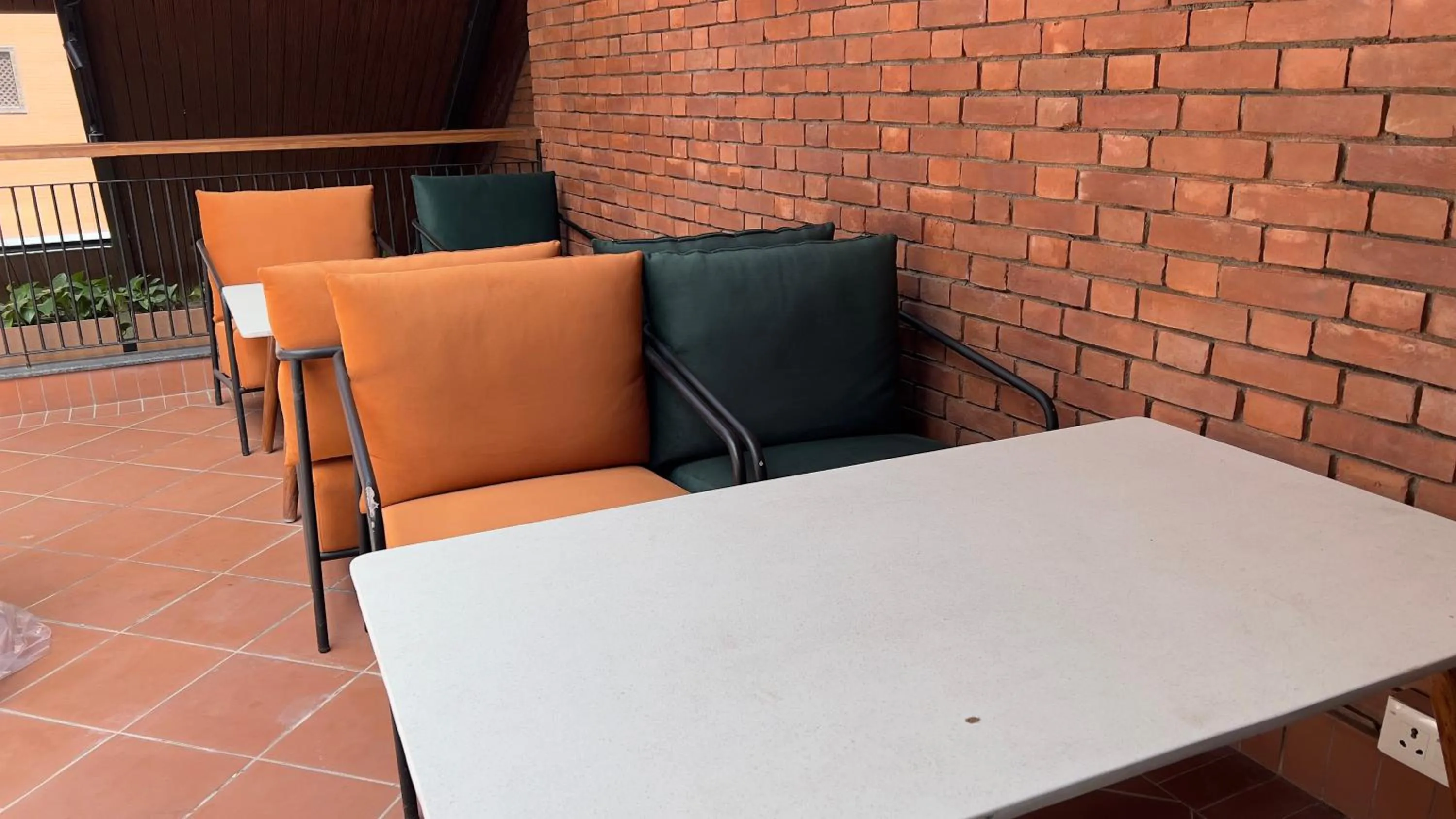 Restaurant/places to eat in Hotel Kailash Kutee