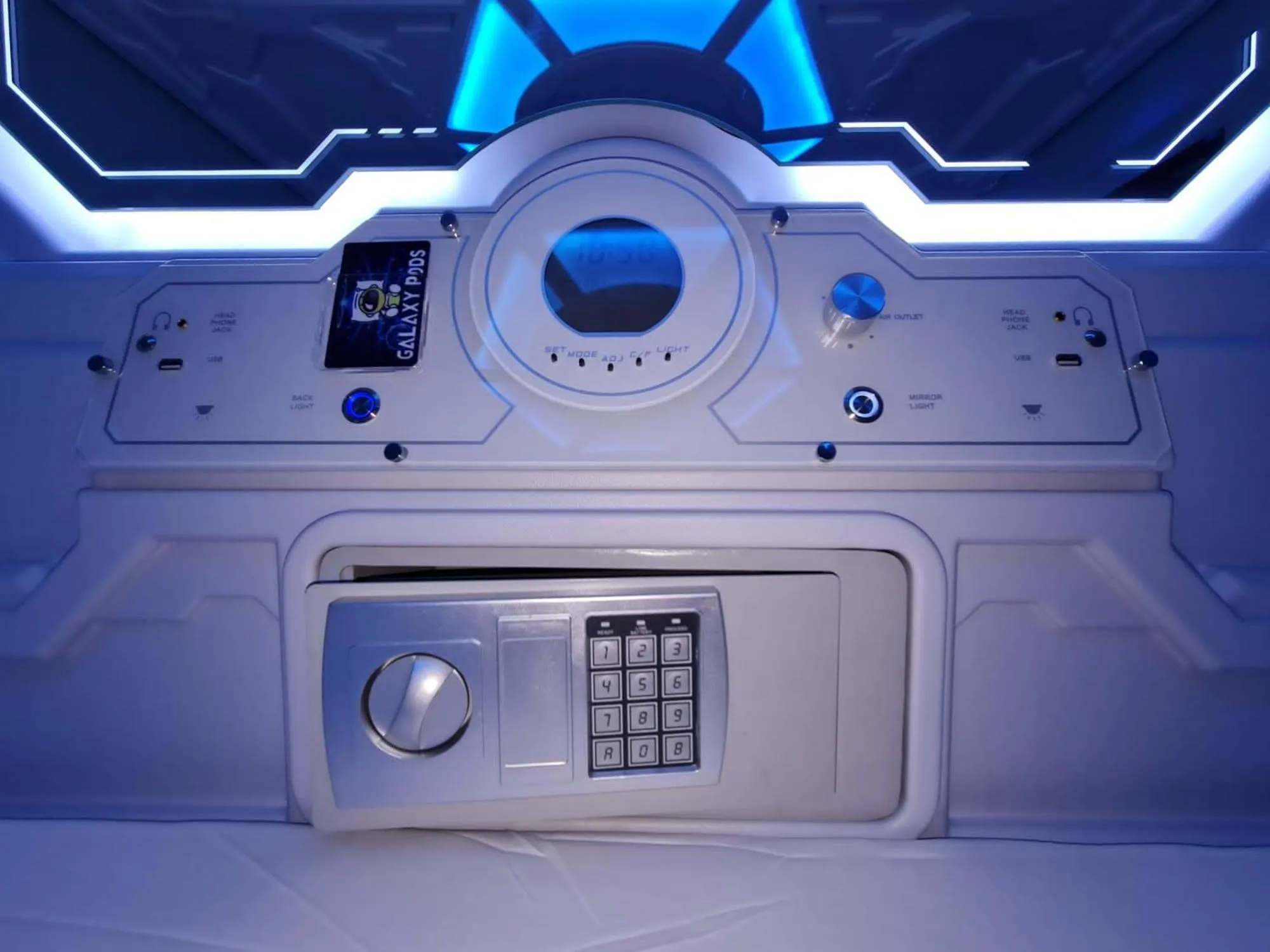 Bed in Galaxy Pods Capsule Hotel Boat Quay