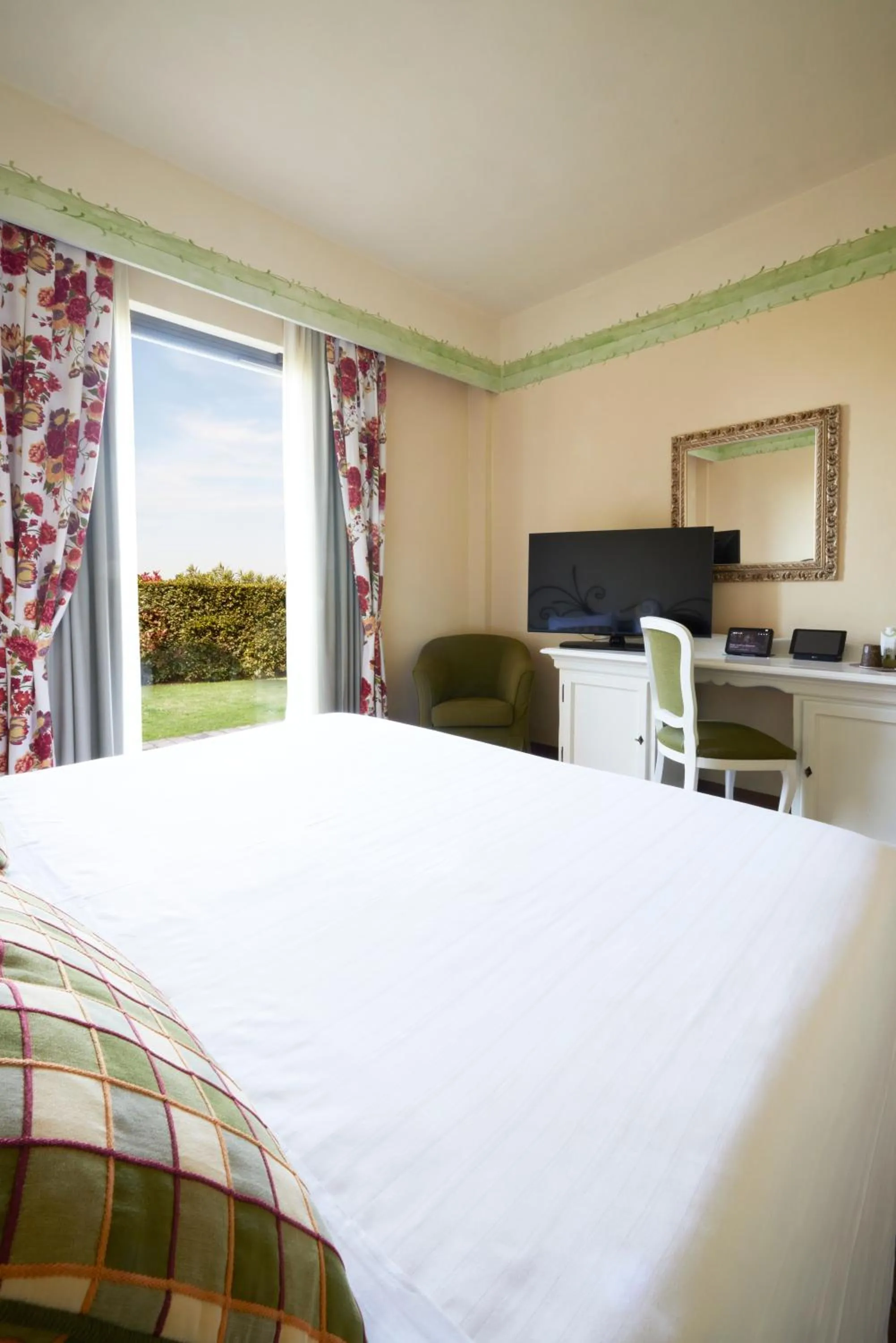 TV and multimedia, Bed in Hotel Borgo Di Cortefreda - Place of Charme