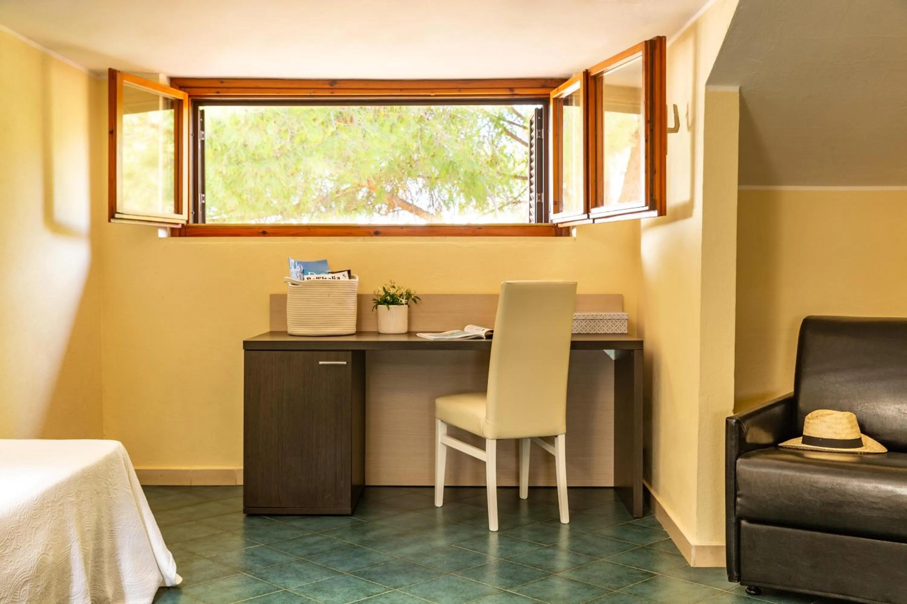 Photo of the whole room in Argentario Osa Resort