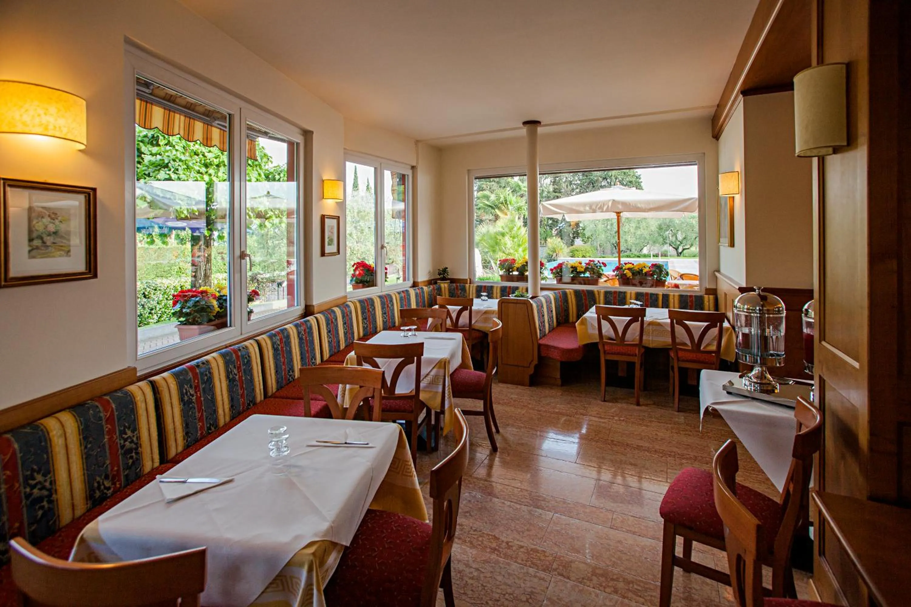 Restaurant/places to eat in Hotel San Vito