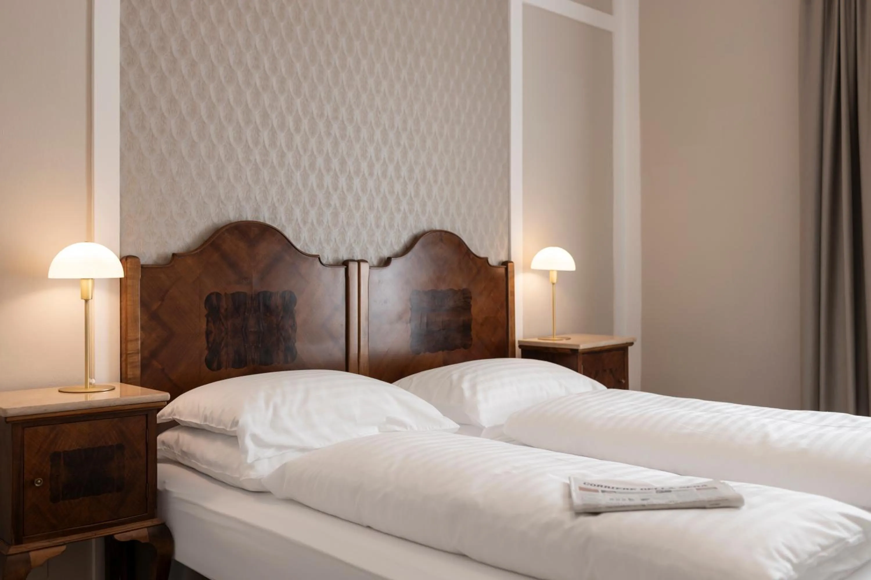 Property building, Bed in Hotel Europa Splendid