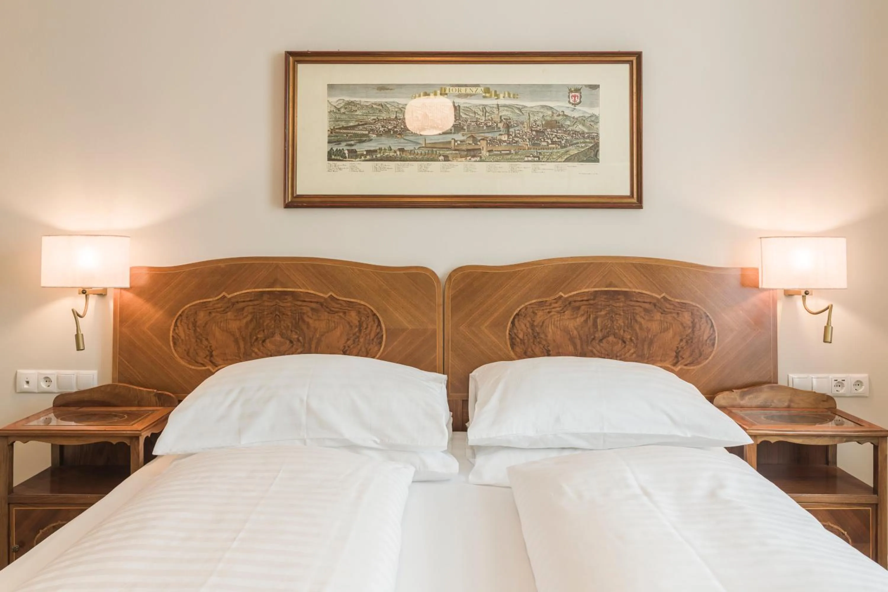 Photo of the whole room, Bed in Hotel Europa Splendid