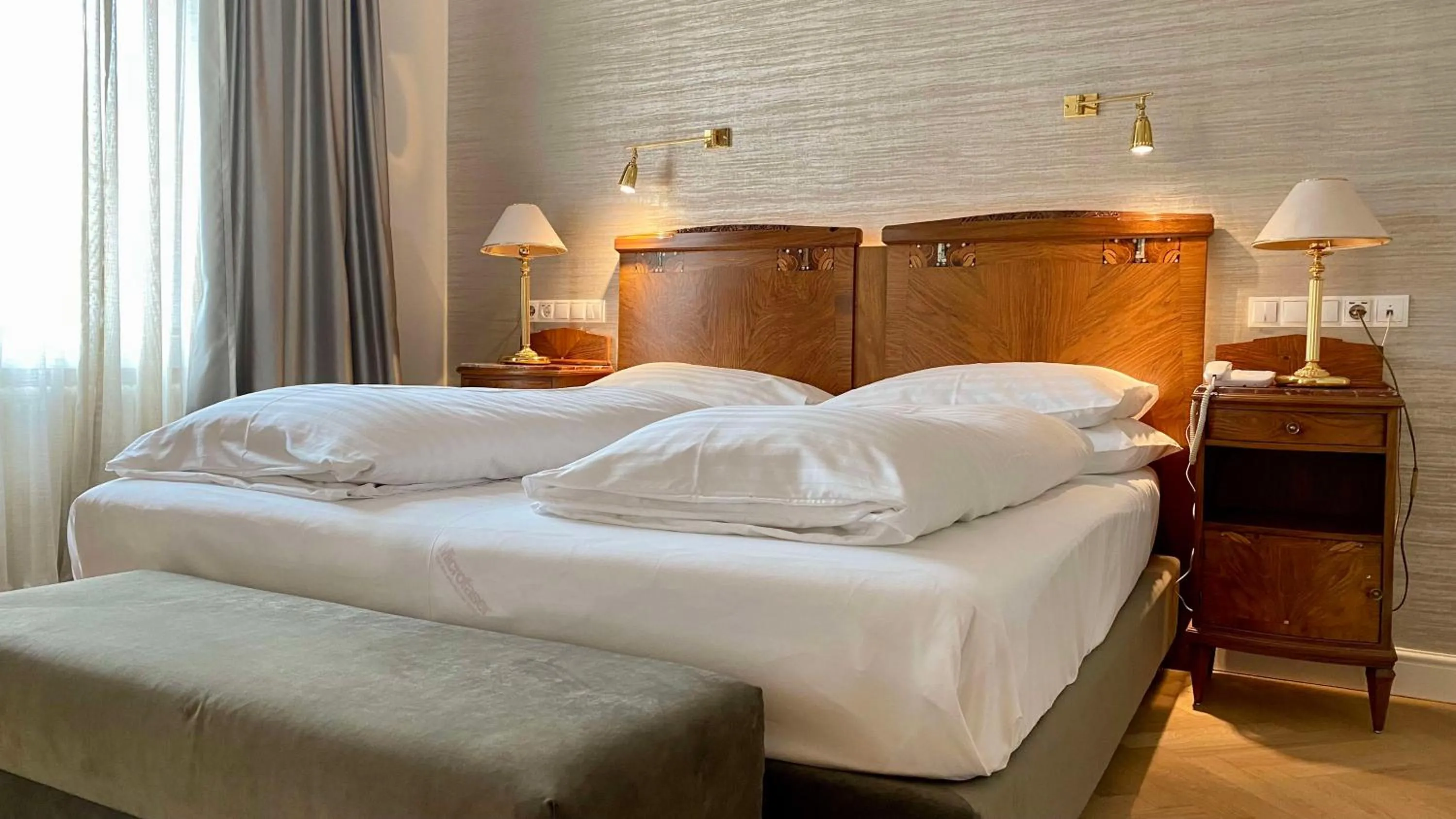 Photo of the whole room, Bed in Hotel Europa Splendid