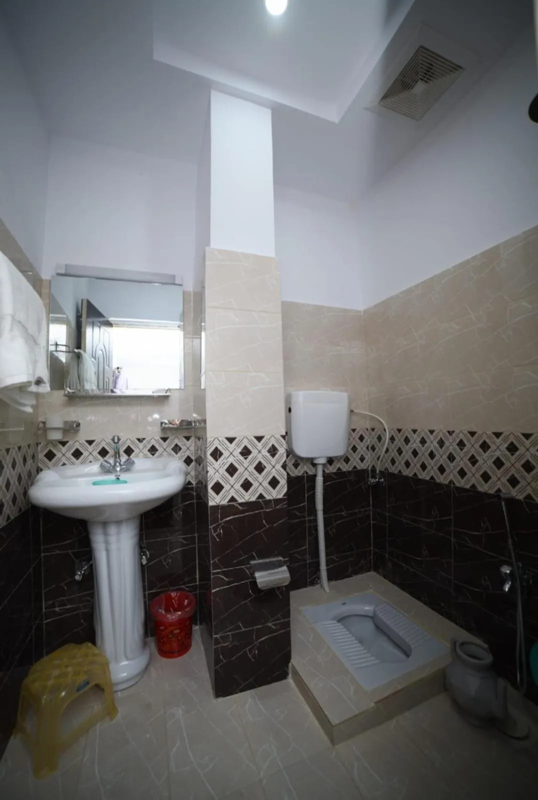 Bathroom in Royal Blue inn Hotel