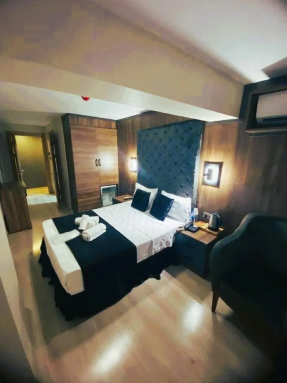 Photo of the whole room, Bed in Nişantaşı Diamond Hotel