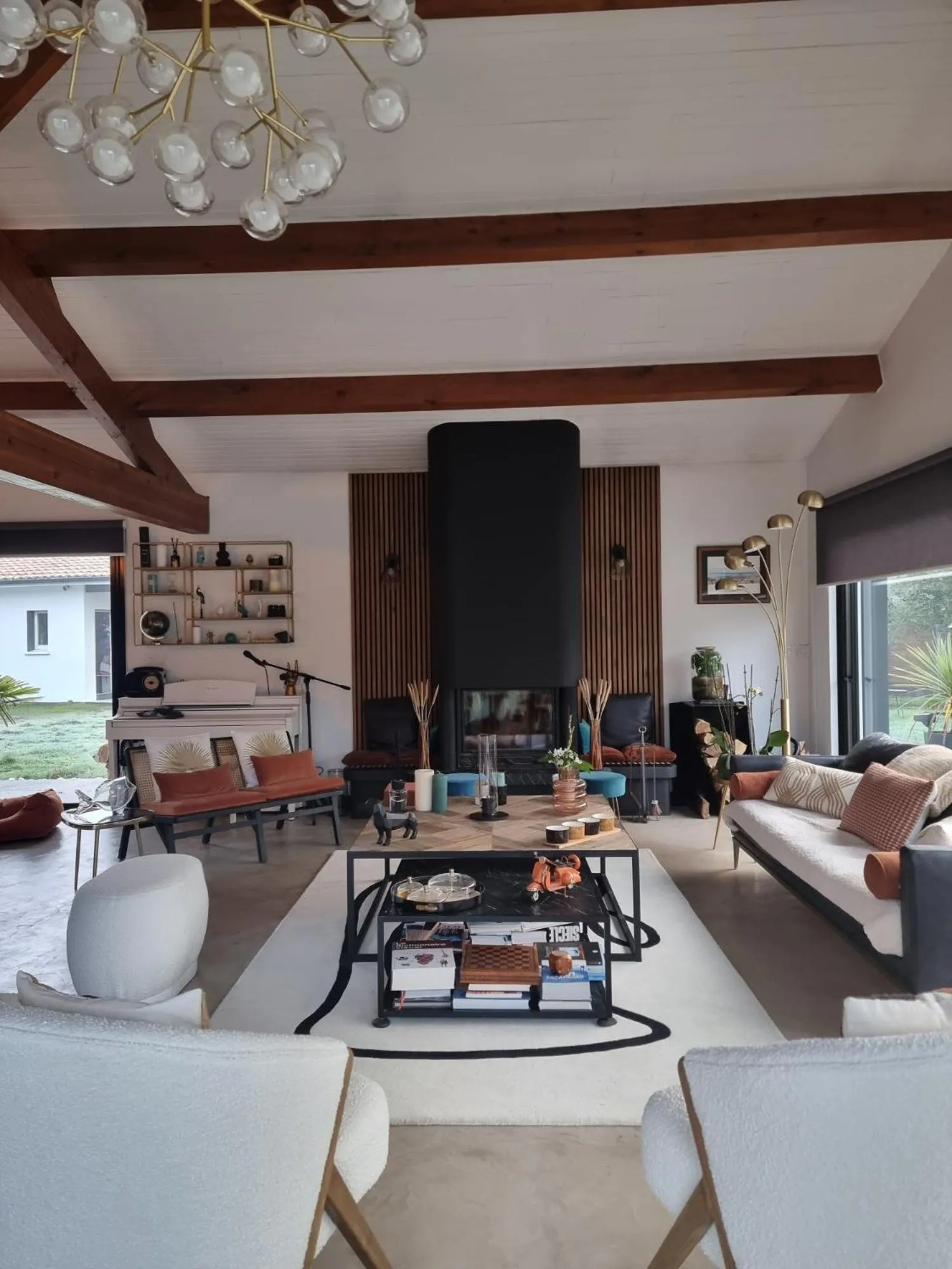 Living room in La Parenthèse du Las, Maison d'hôtes avec Piscine et Spa