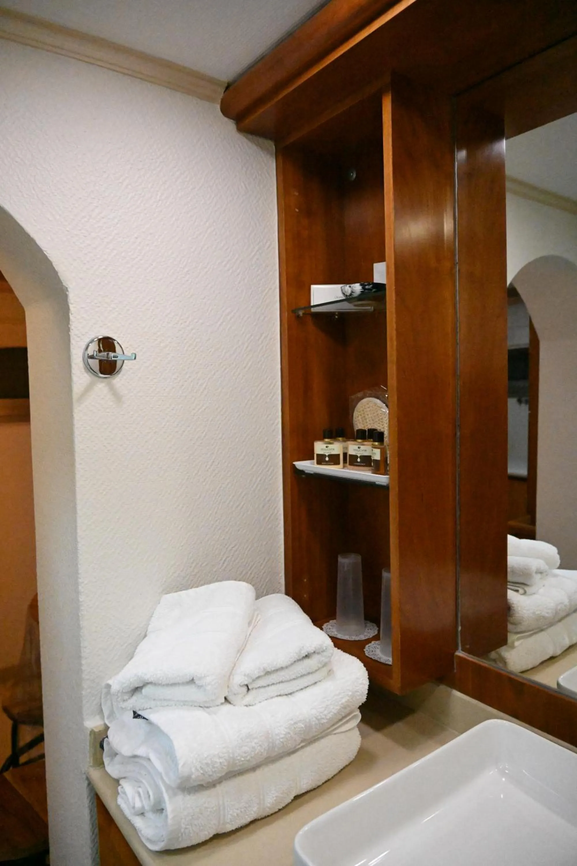 towels, Bed in The German House