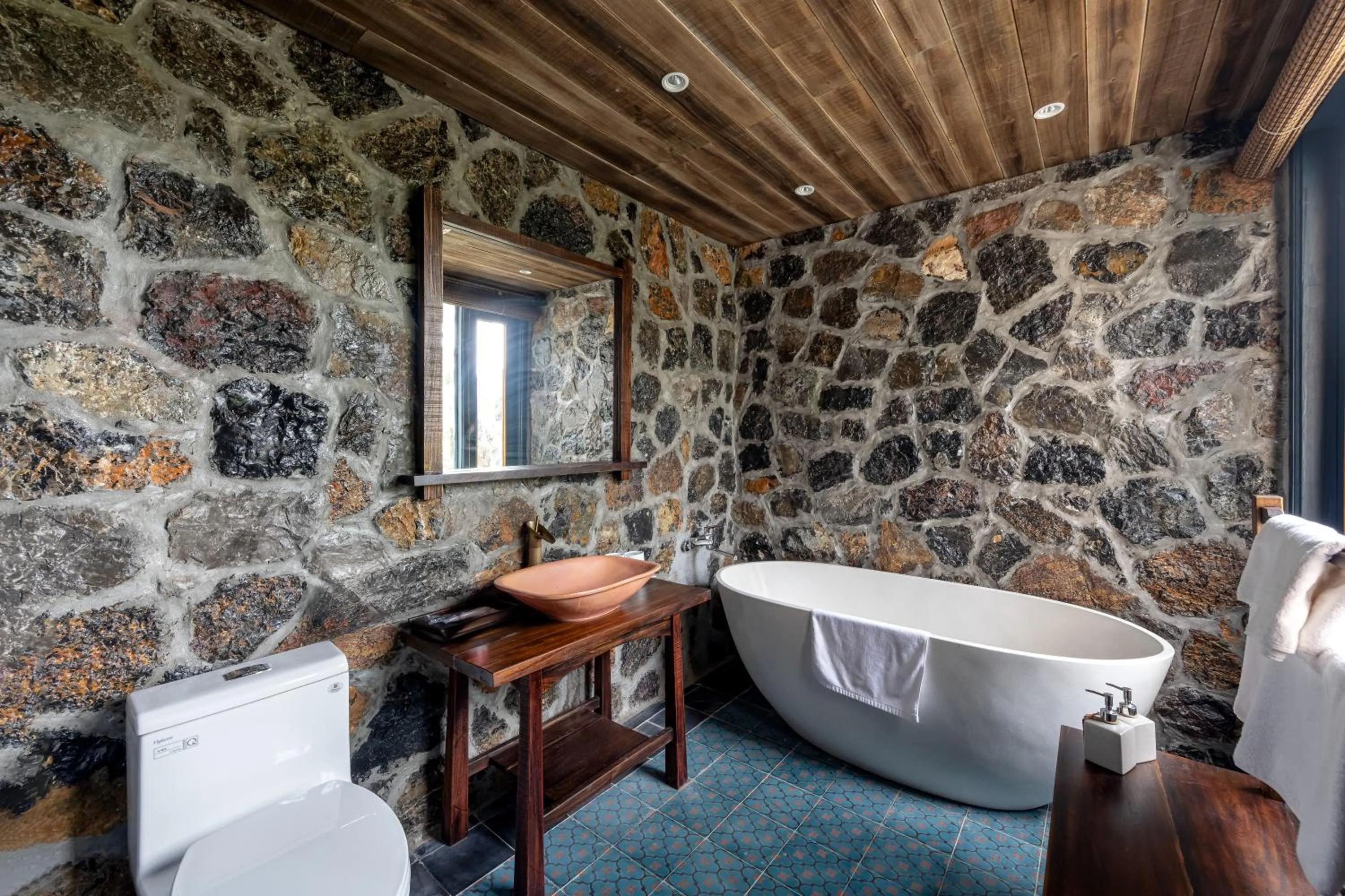 Bath in ChezCao Rice Field Ecolodge Ninh Binh