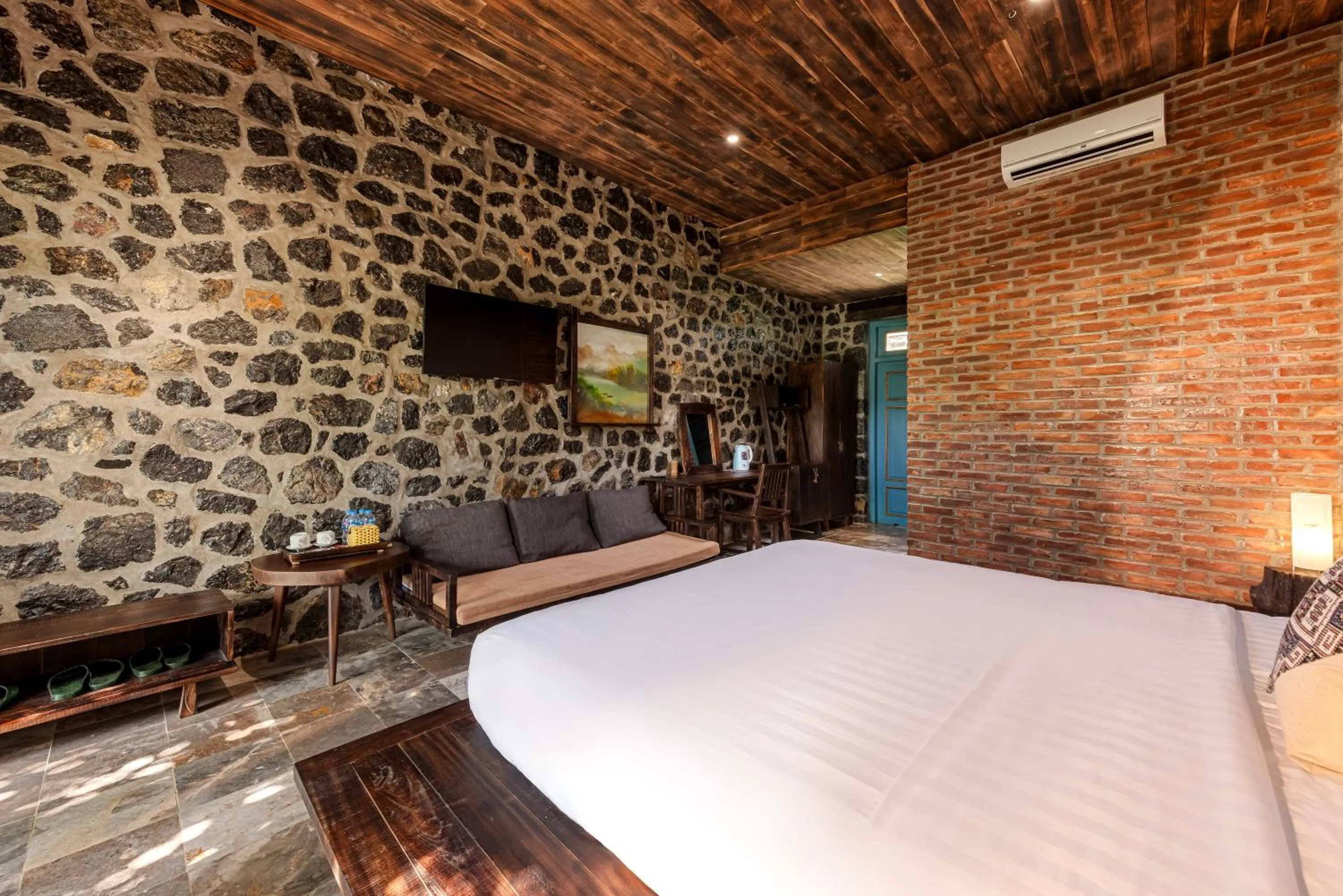 Photo of the whole room, Bed in ChezCao Rice Field Ecolodge Ninh Binh