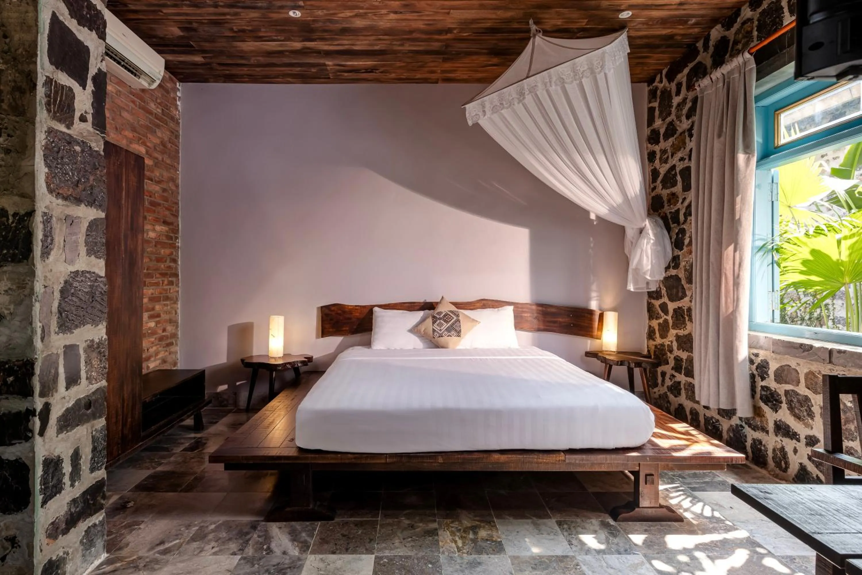 Bed in ChezCao Rice Field Ecolodge Ninh Binh