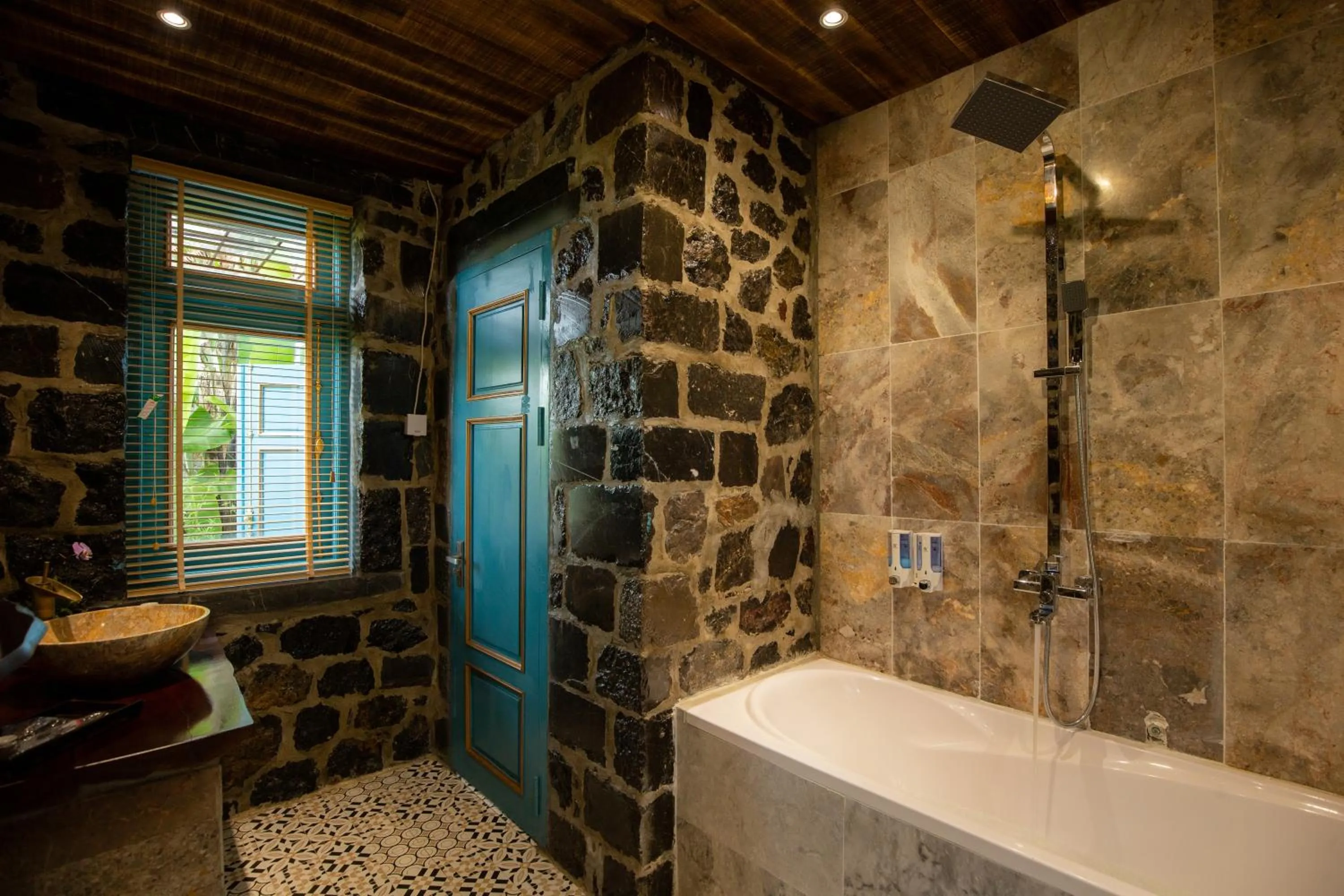 Toilet in ChezCao Rice Field Ecolodge Ninh Binh