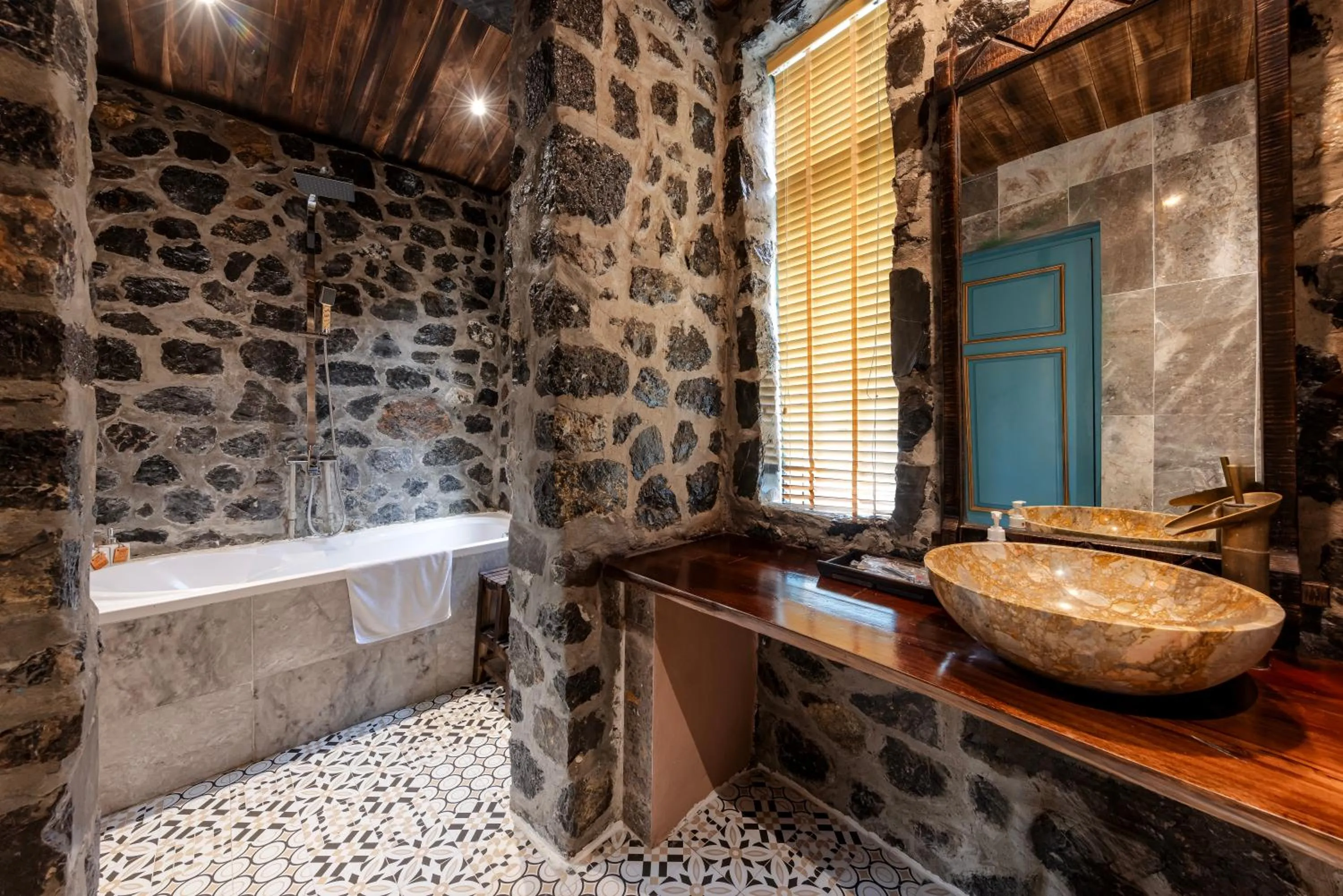 Bathroom in ChezCao Rice Field Ecolodge Ninh Binh