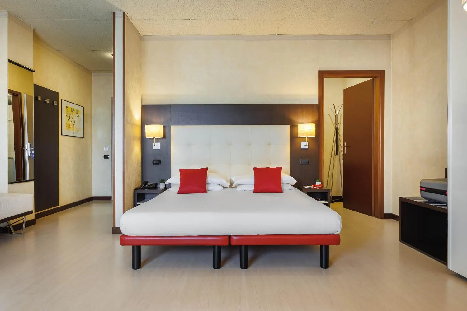 Bedroom, Bed in JR Hotels Bologna Amadeus