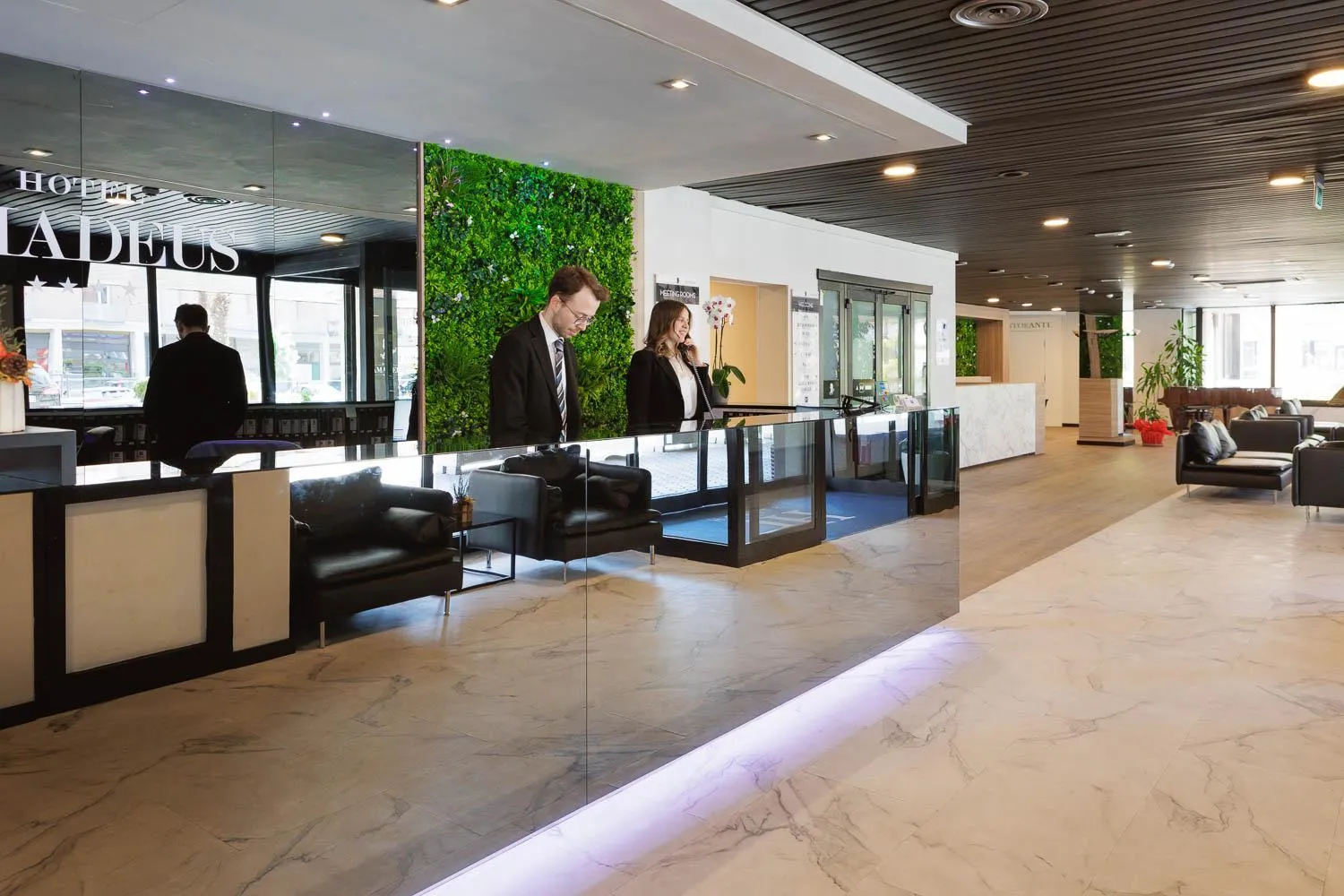 Lobby or reception in JR Hotels Bologna Amadeus