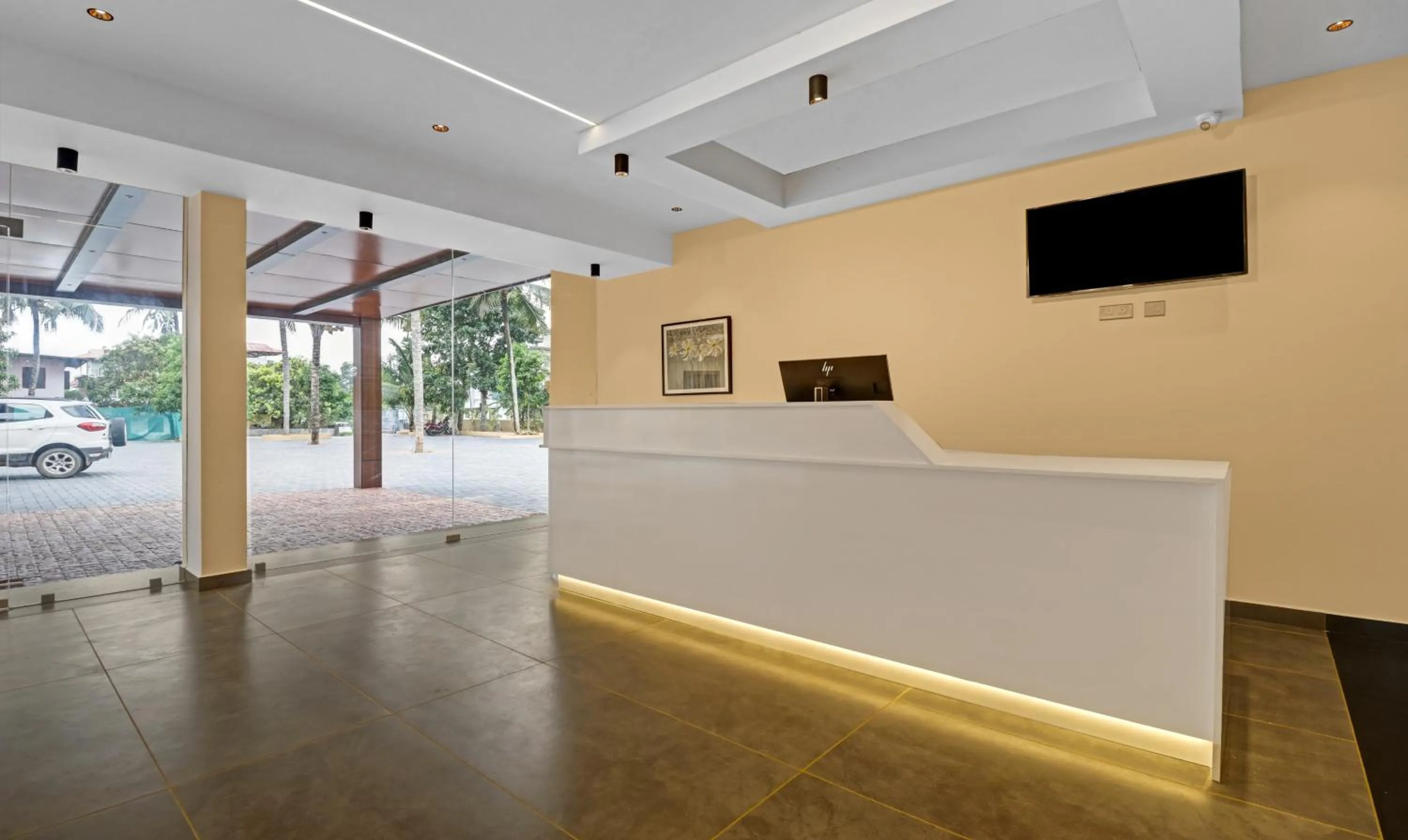 Lobby or reception in Treebo Grand Vistara Airport Suites