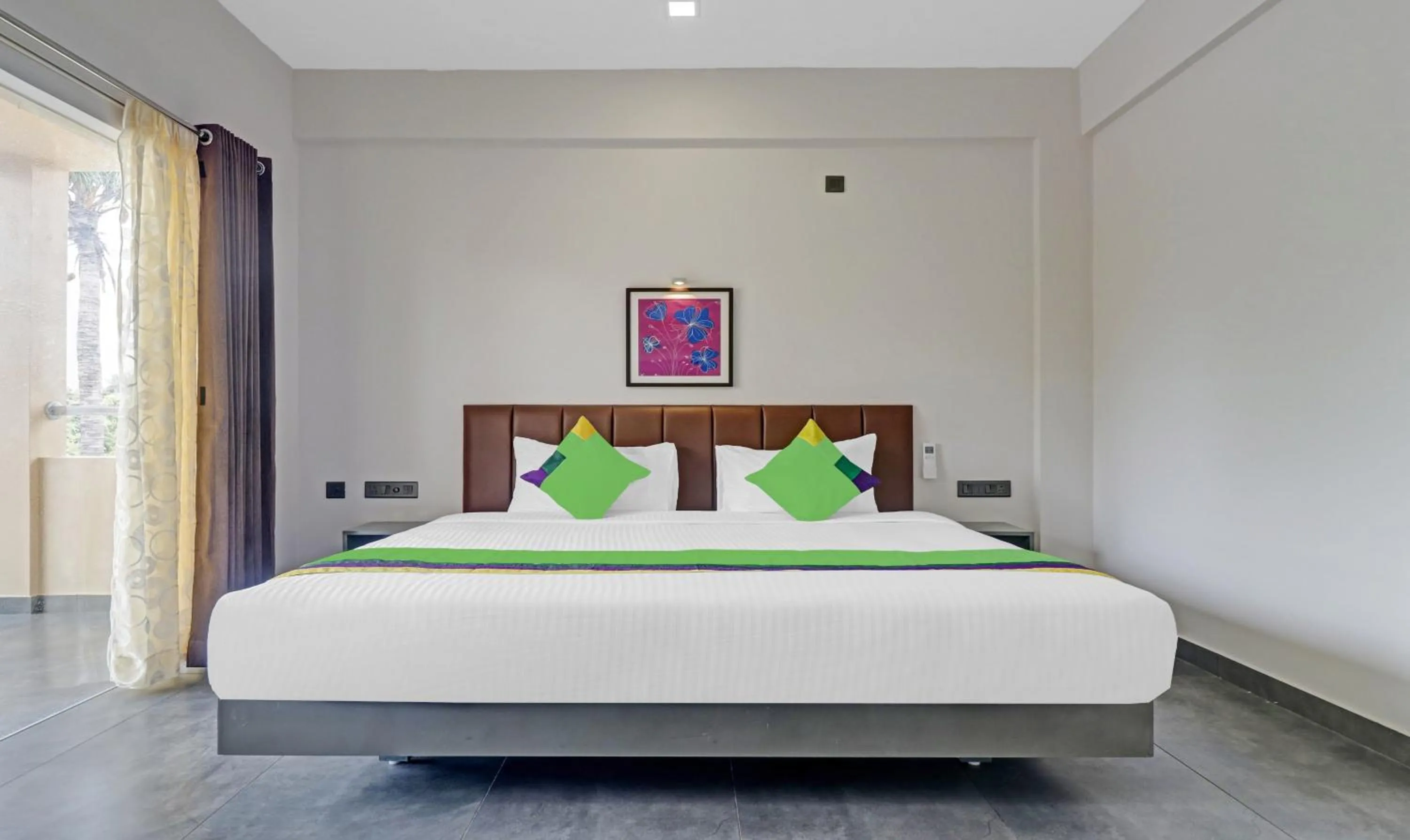 Bedroom, Bed in Treebo Grand Vistara Airport Suites