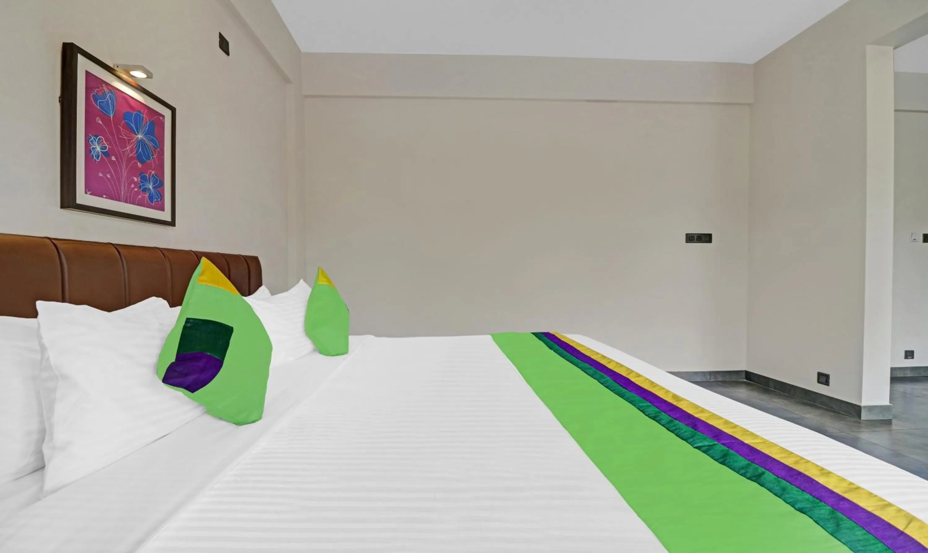 Bedroom, Bed in Treebo Grand Vistara Airport Suites